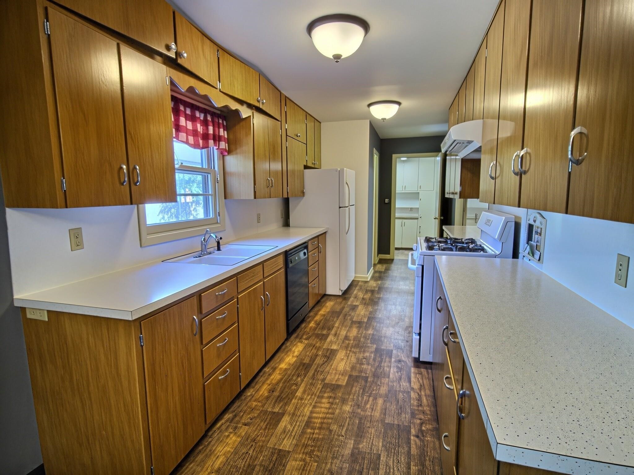 1420 Lawndale Ave Property Photo 22