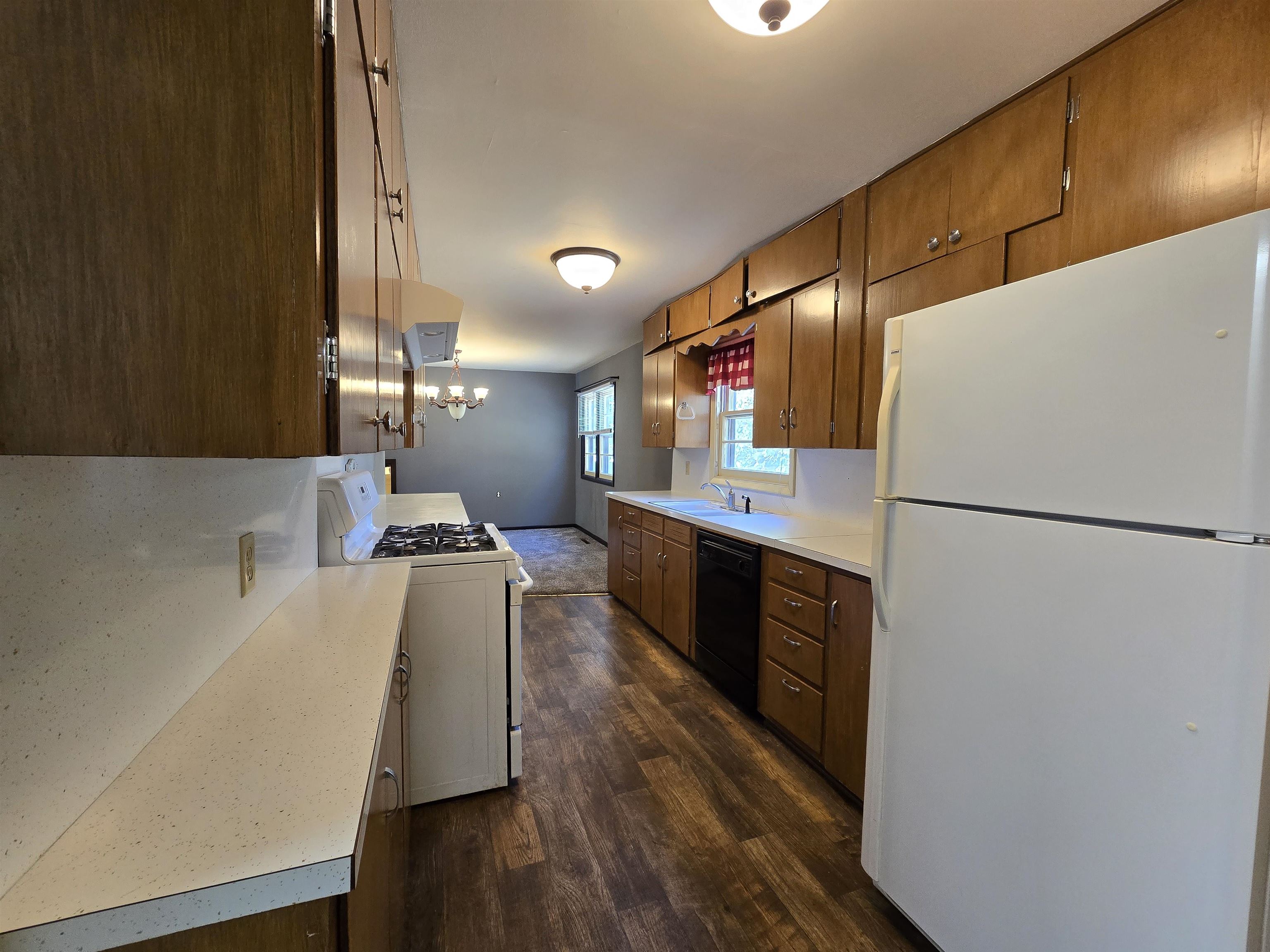 1420 Lawndale Ave Property Photo 23