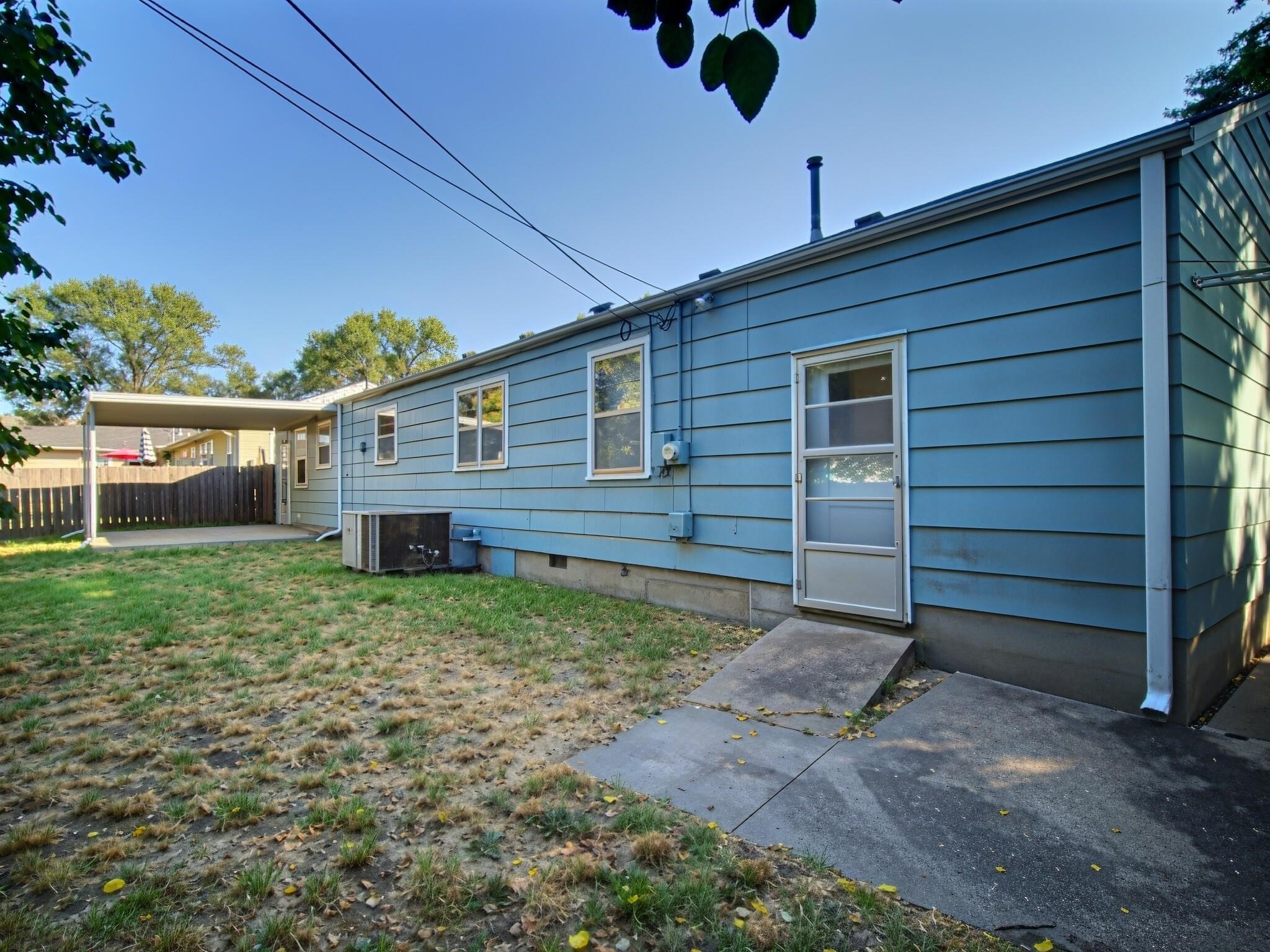 1420 Lawndale Ave Property Photo 28