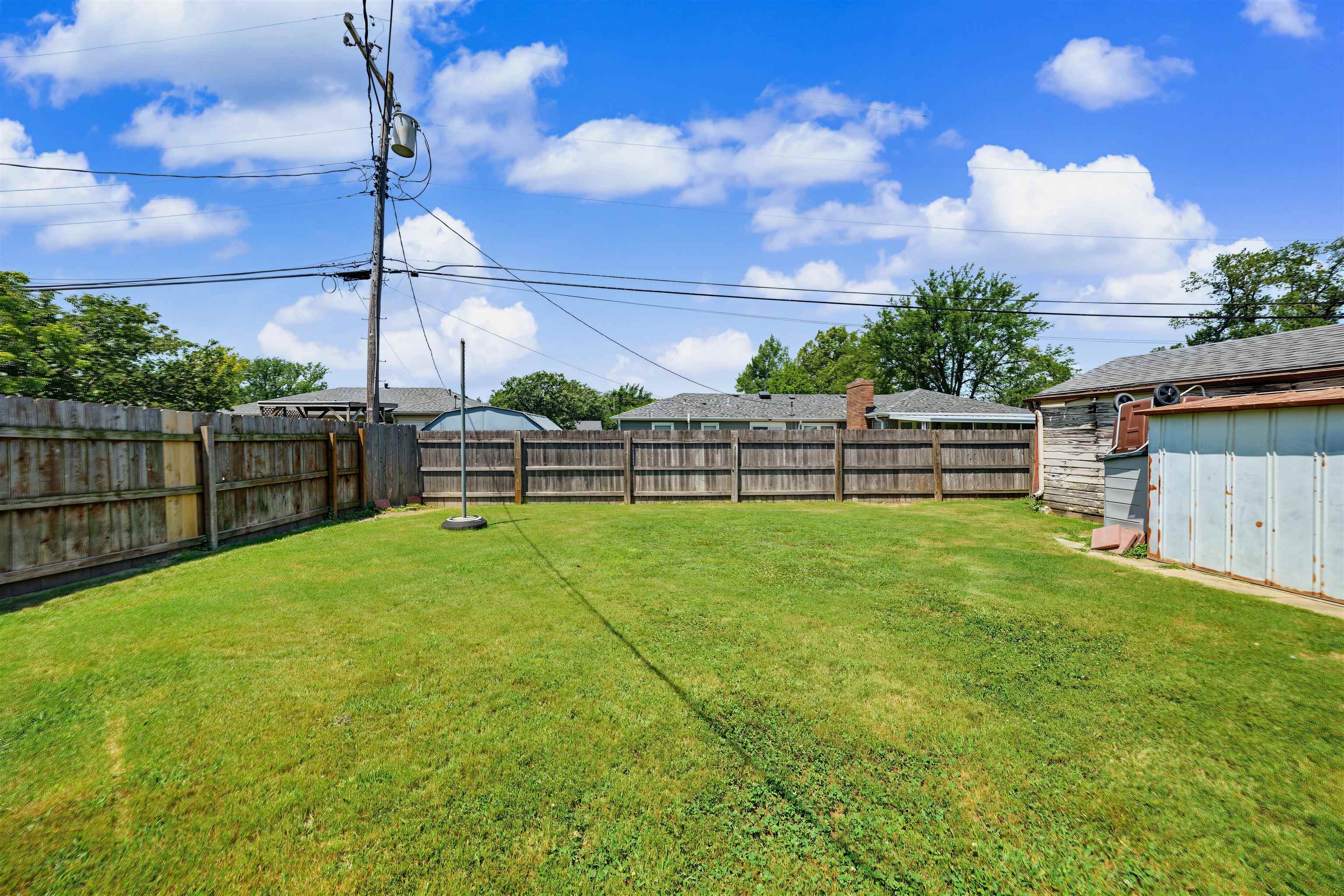 1822 Larson St Property Photo 15