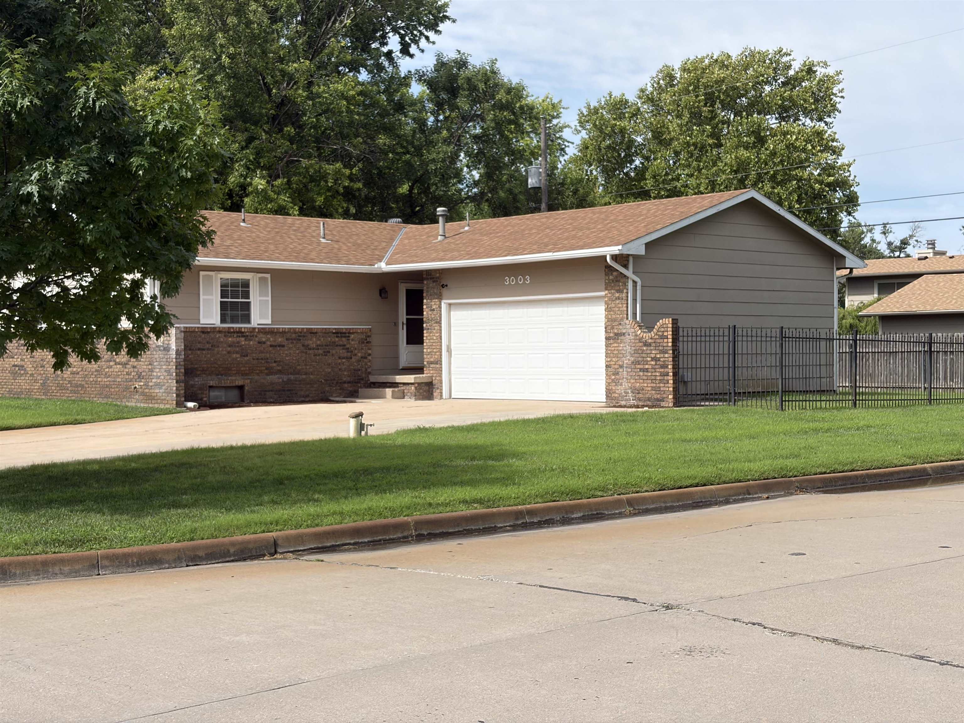 3003 S Edwards Ave. Property Photo 1