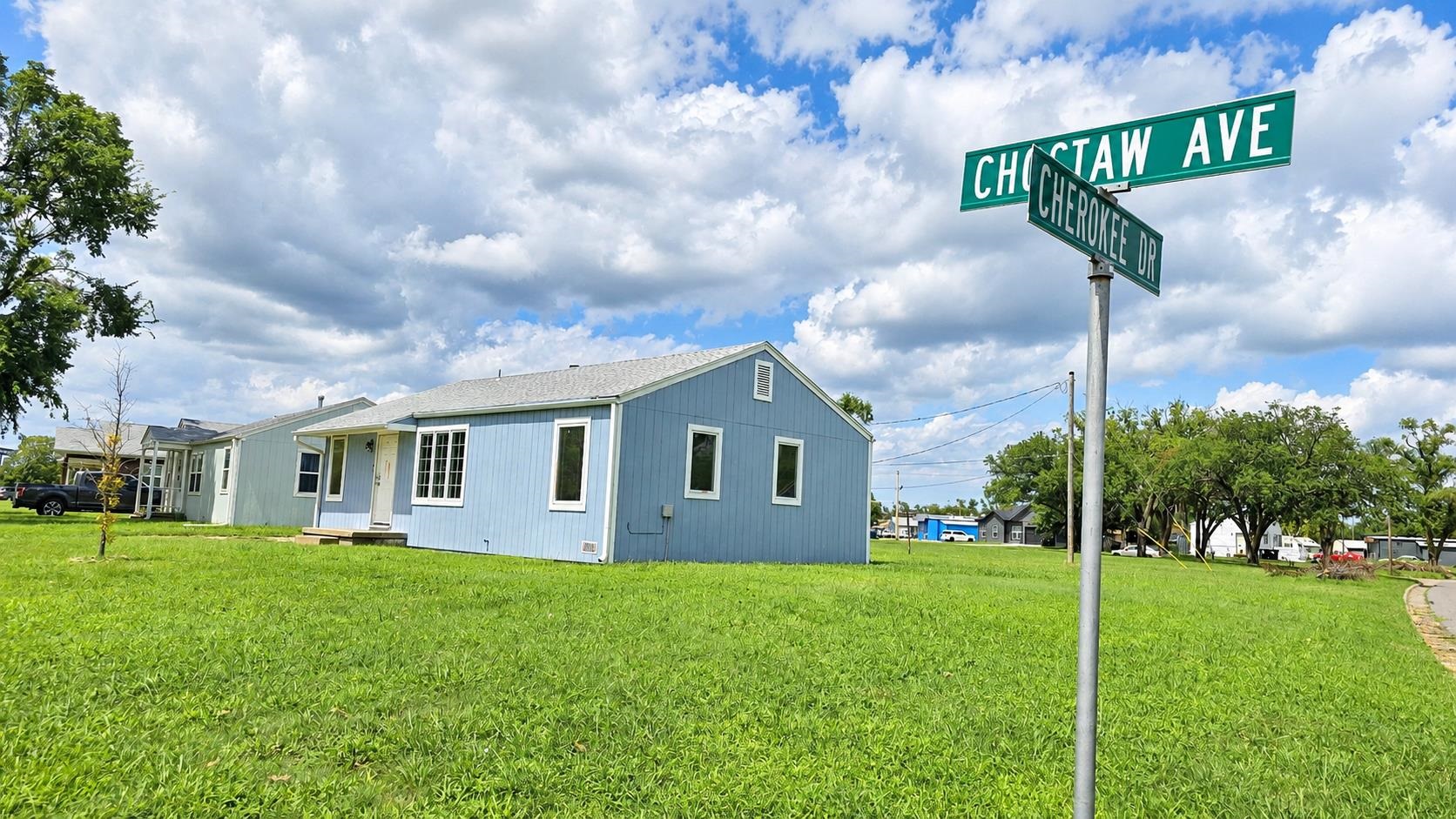 743 Choctaw Property Photo 10