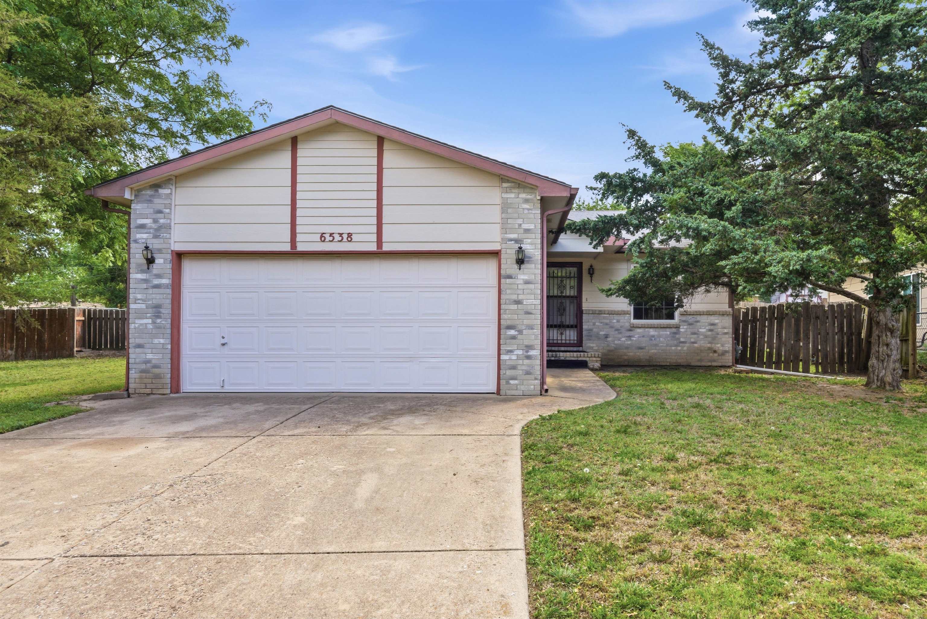 6538 N Longmont St Property Photo 1