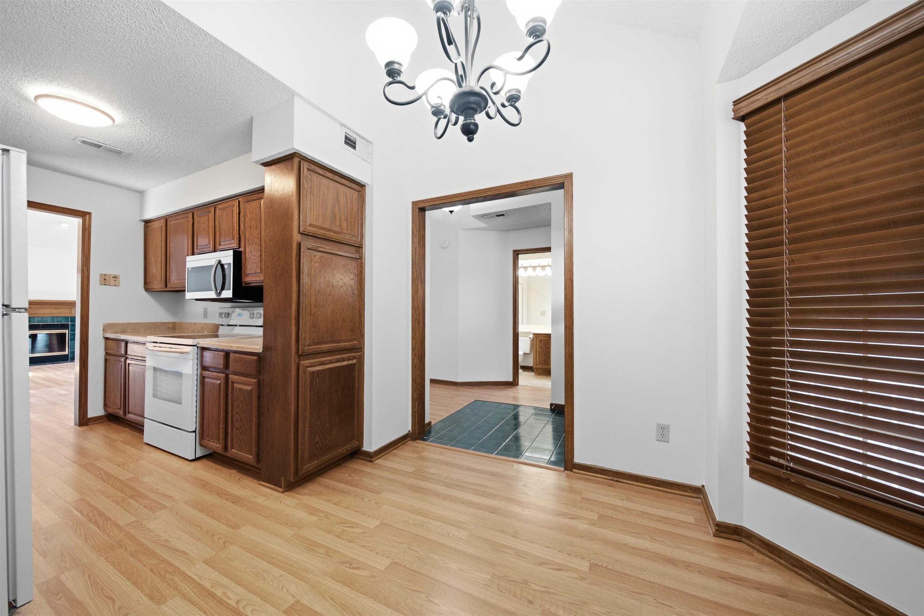 8018 E Woodspring Way Property Photo 9