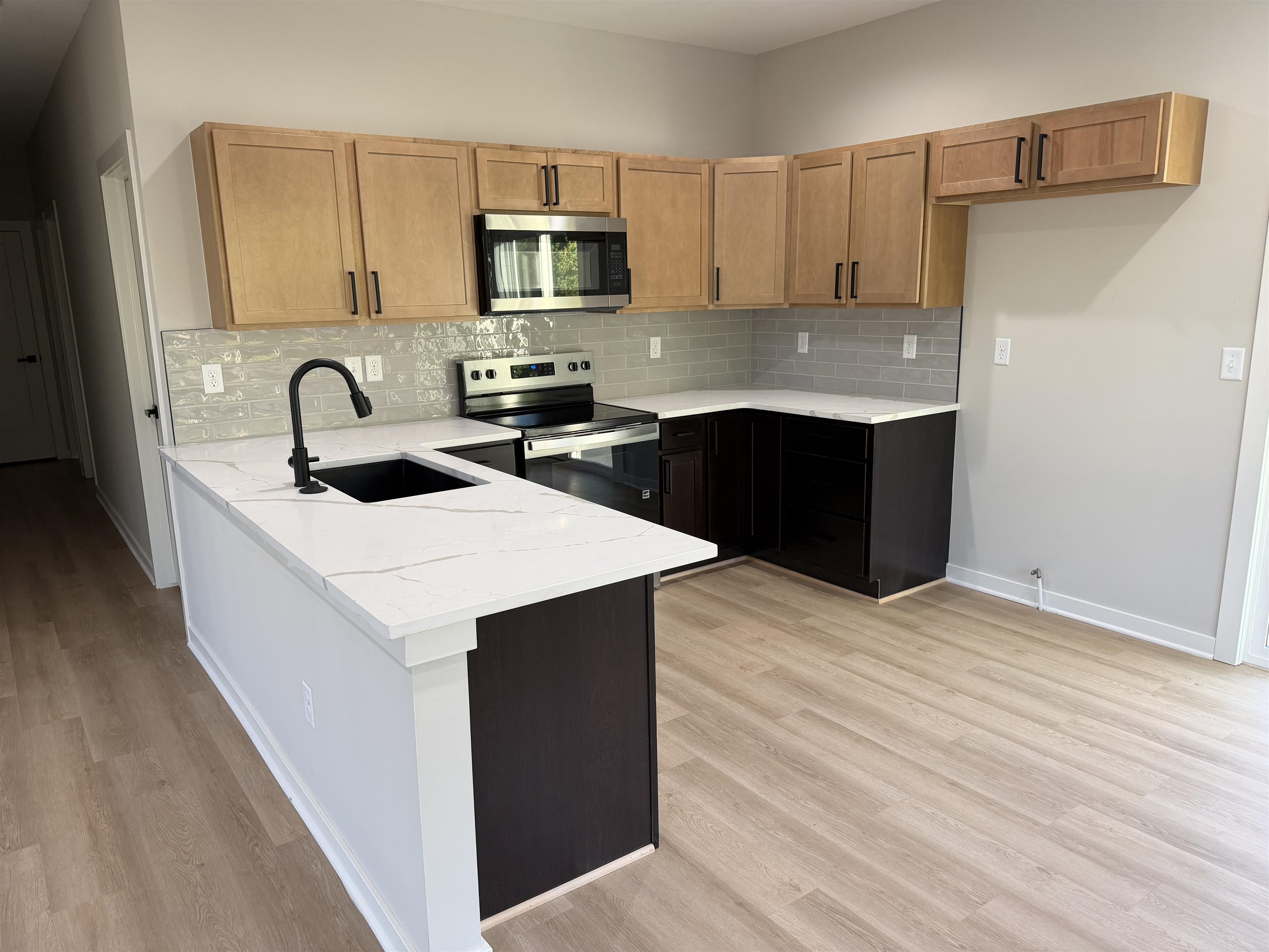 1331 N Holyoke Property Photo 3