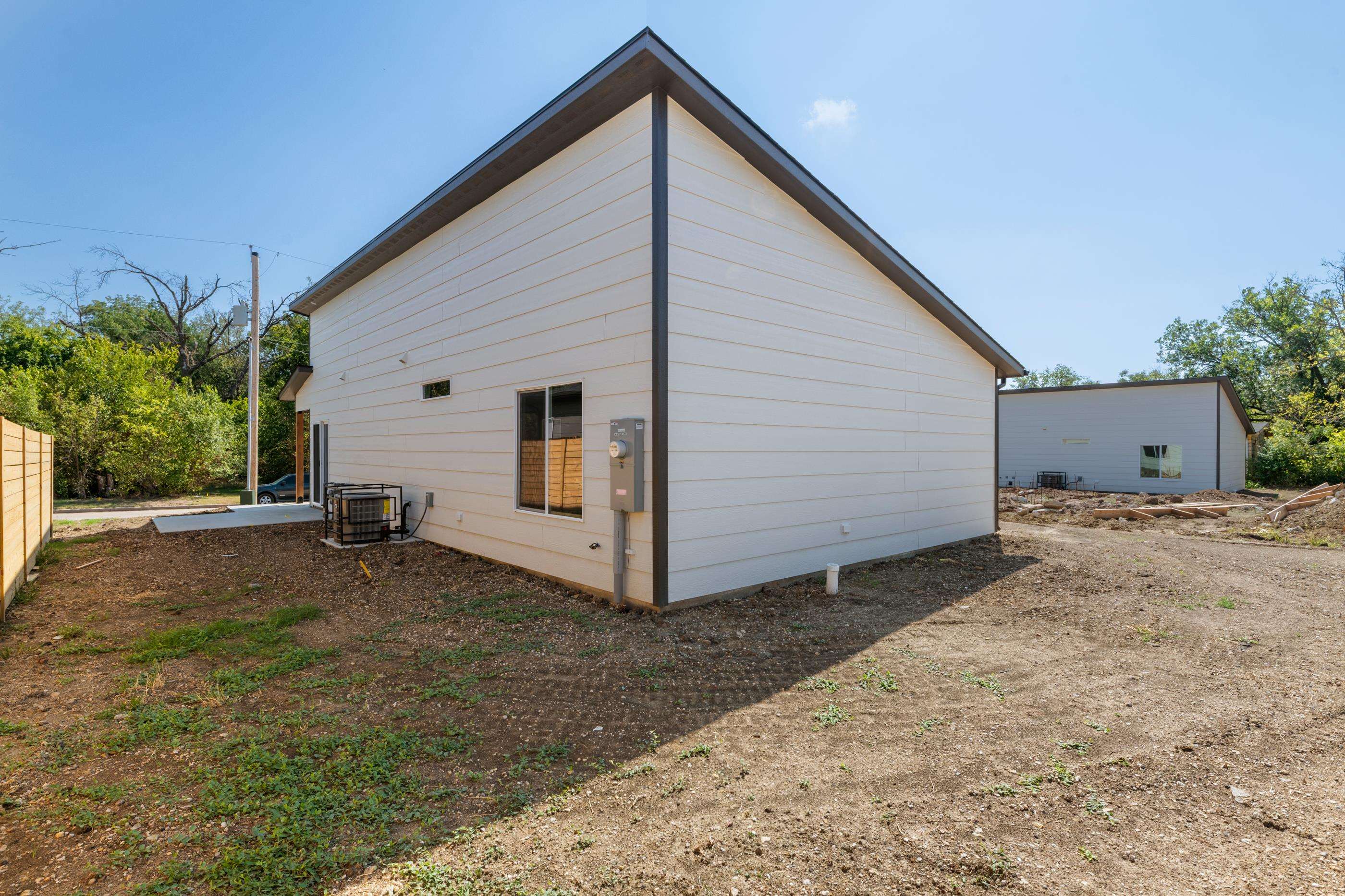 1331 N Holyoke Property Photo 5