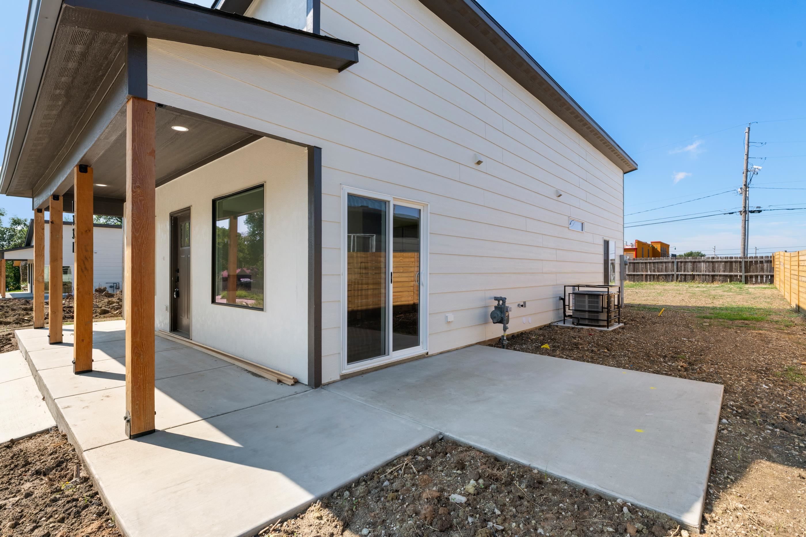 1331 N Holyoke Property Photo 6
