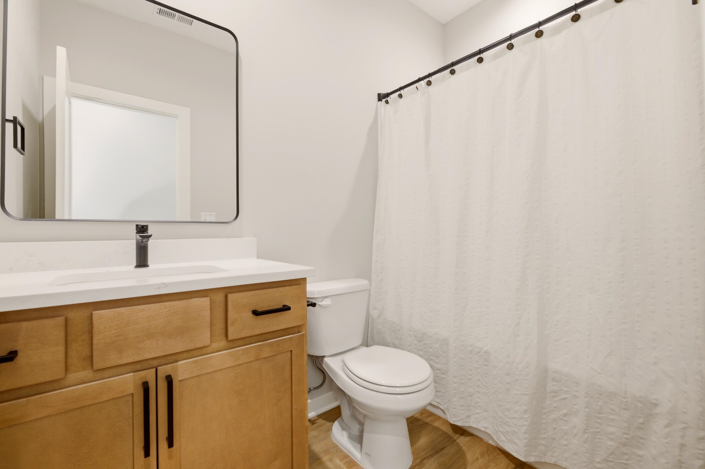 1327 N Holyoke Property Photo 18