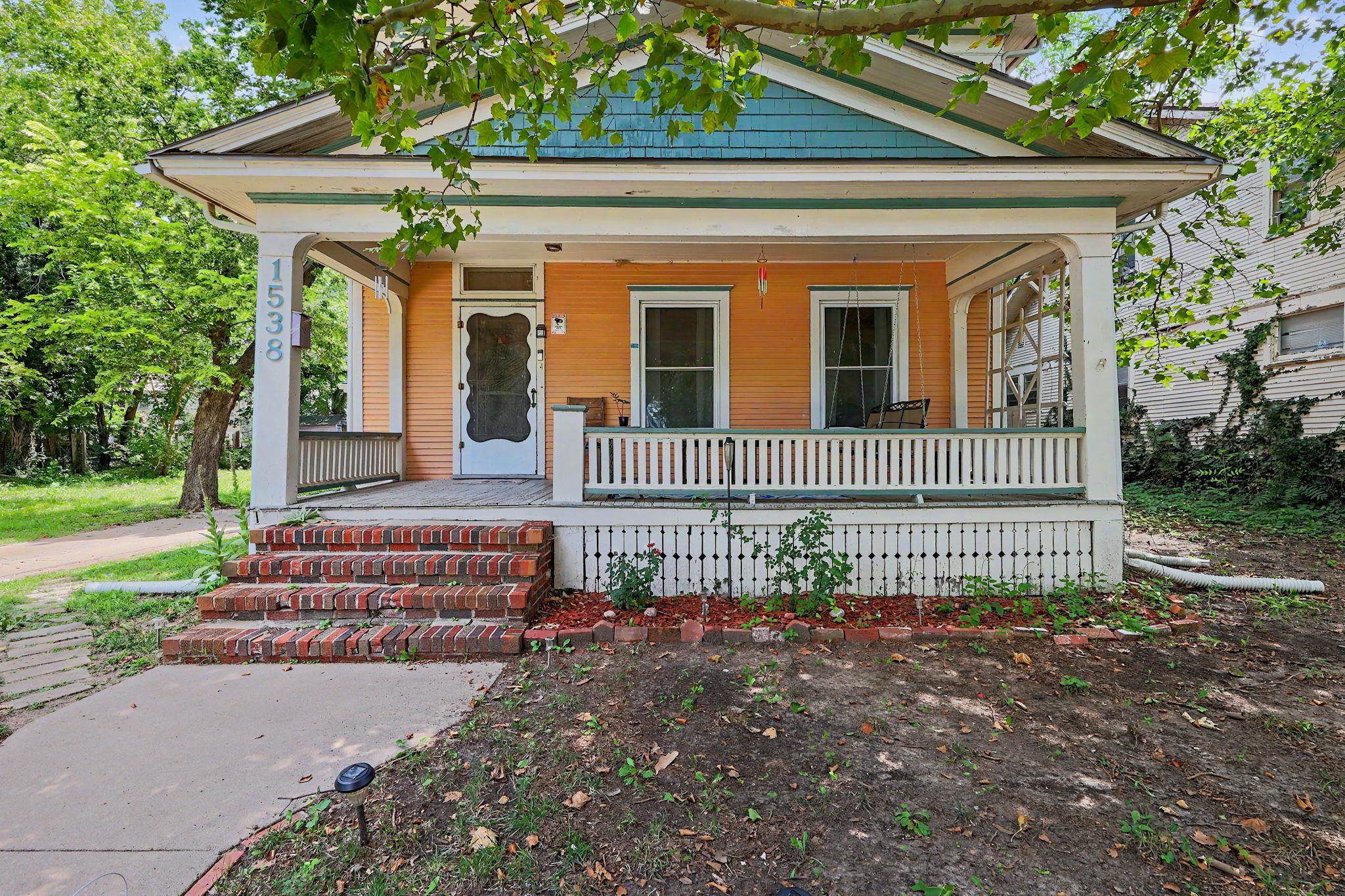 1538 N Holyoke Property Photo 2