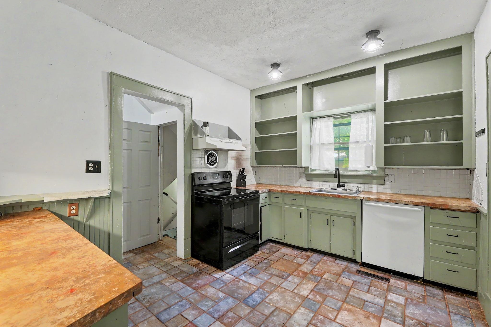 1538 N Holyoke Property Photo 18
