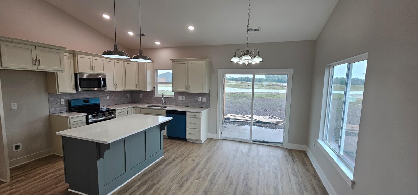 1629 Midway Ct. Property Photo 3