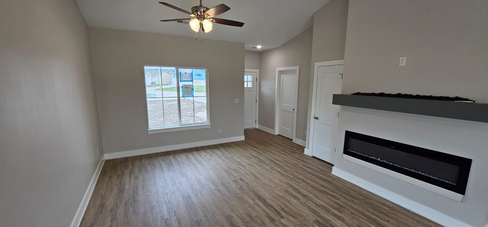 1629 Midway Ct. Property Photo 5