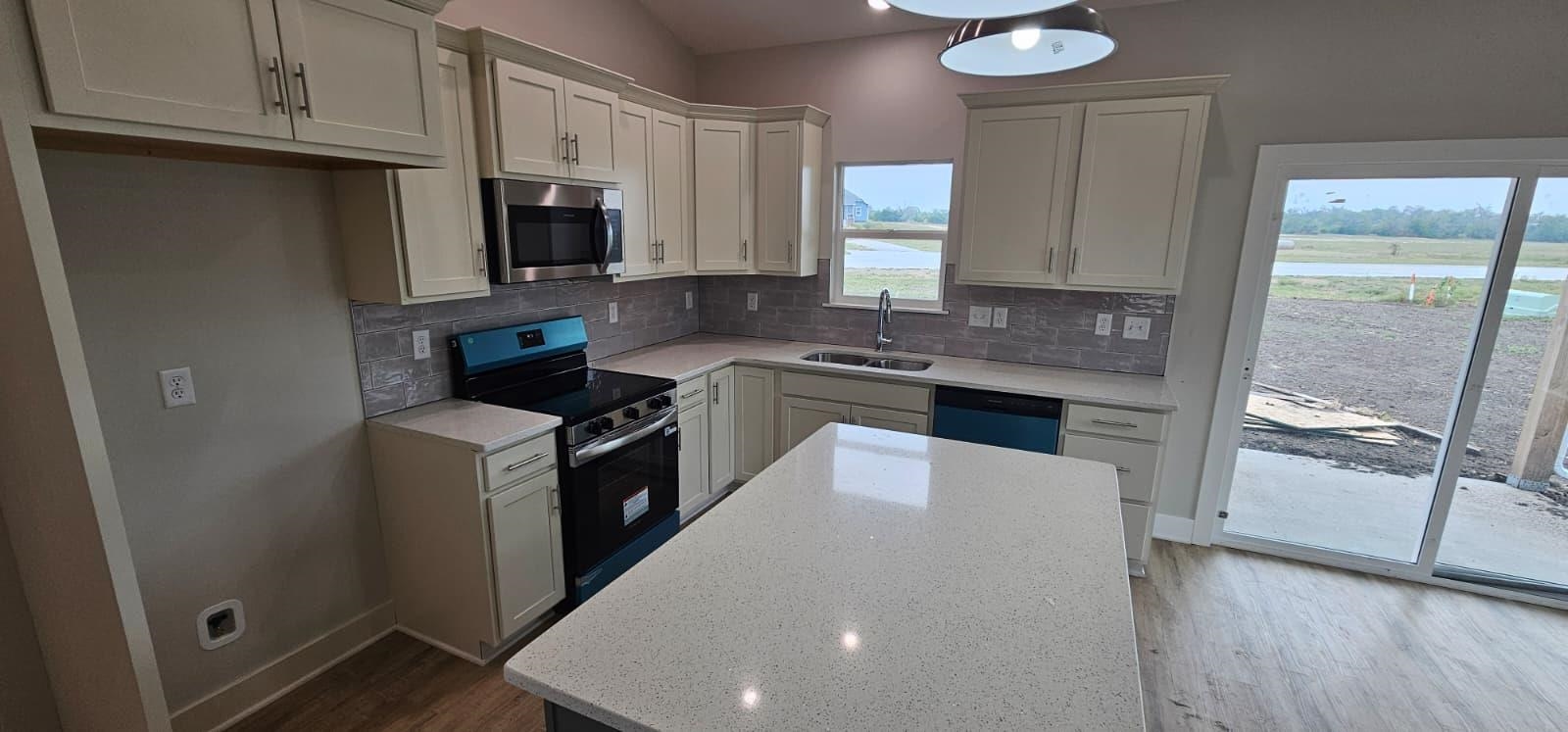 1629 Midway Ct. Property Photo 6