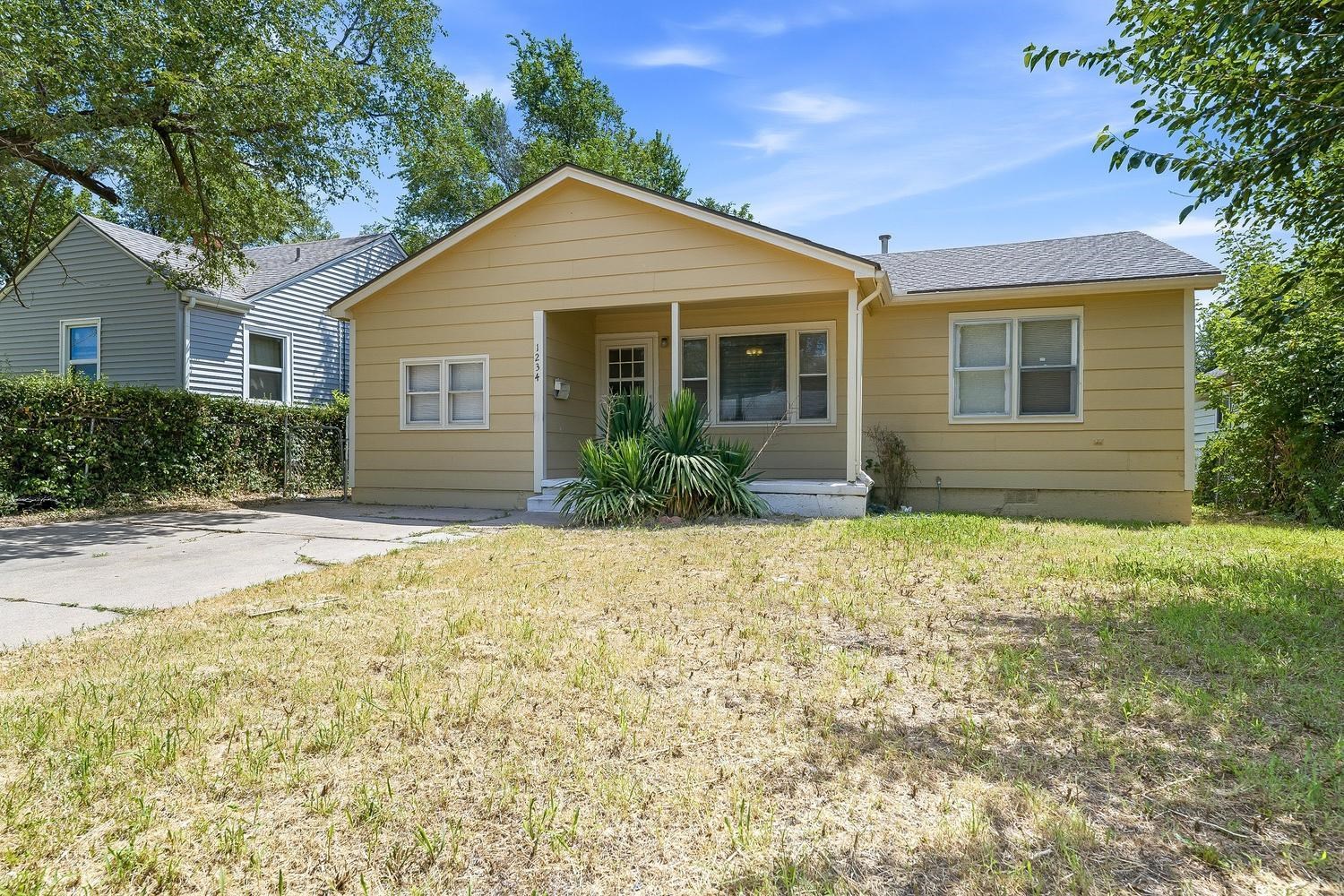 1234 N Chautauqua Ave Property Photo 1