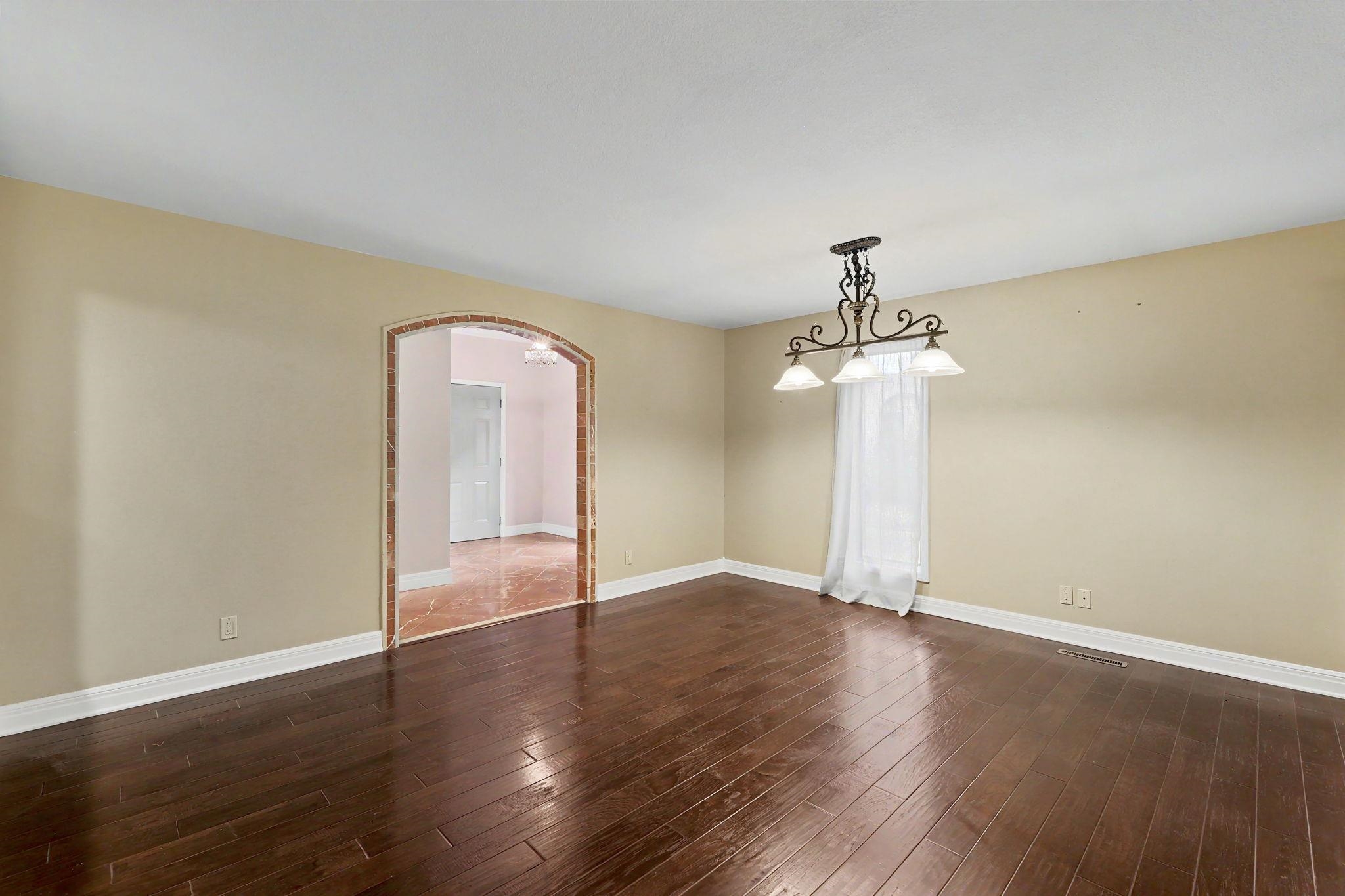 81 E Via Verde St Property Photo 5