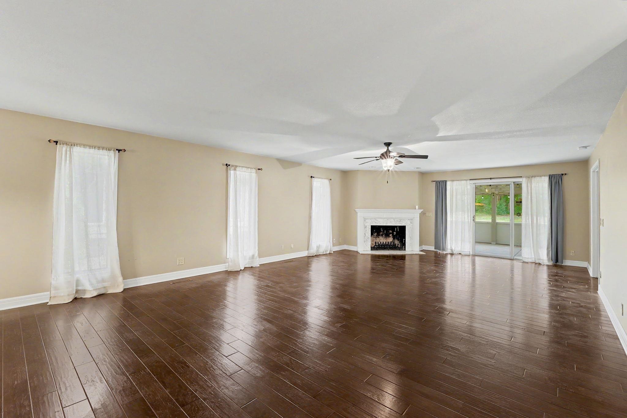 81 E Via Verde St Property Photo 6