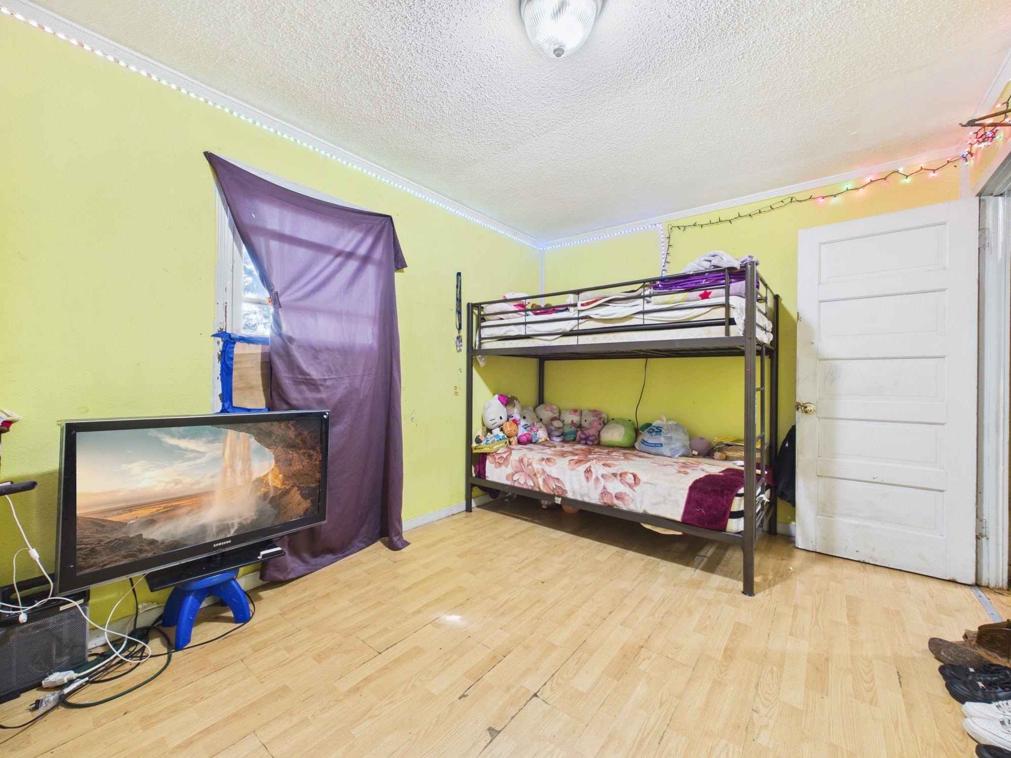 4269-4271 E Boston Property Photo 9