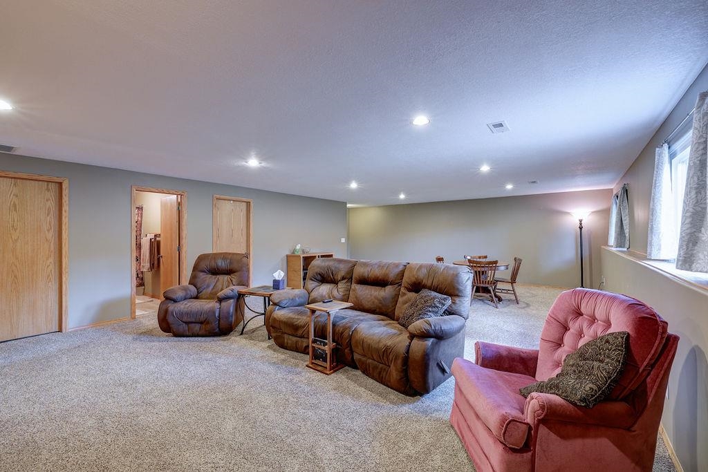 611 Cleek Ct Property Photo 25