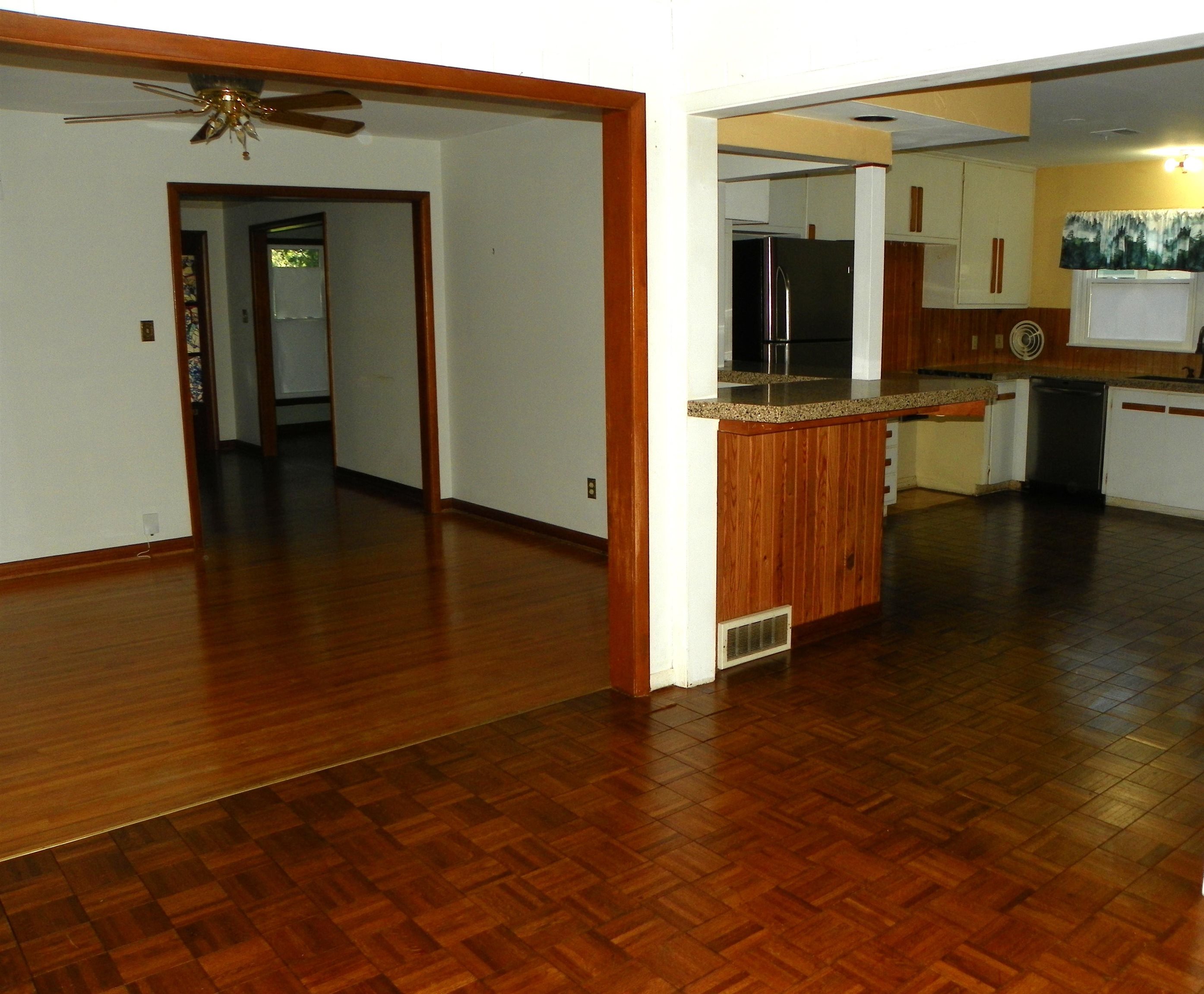 214 N Brookside Parkway Property Photo 27
