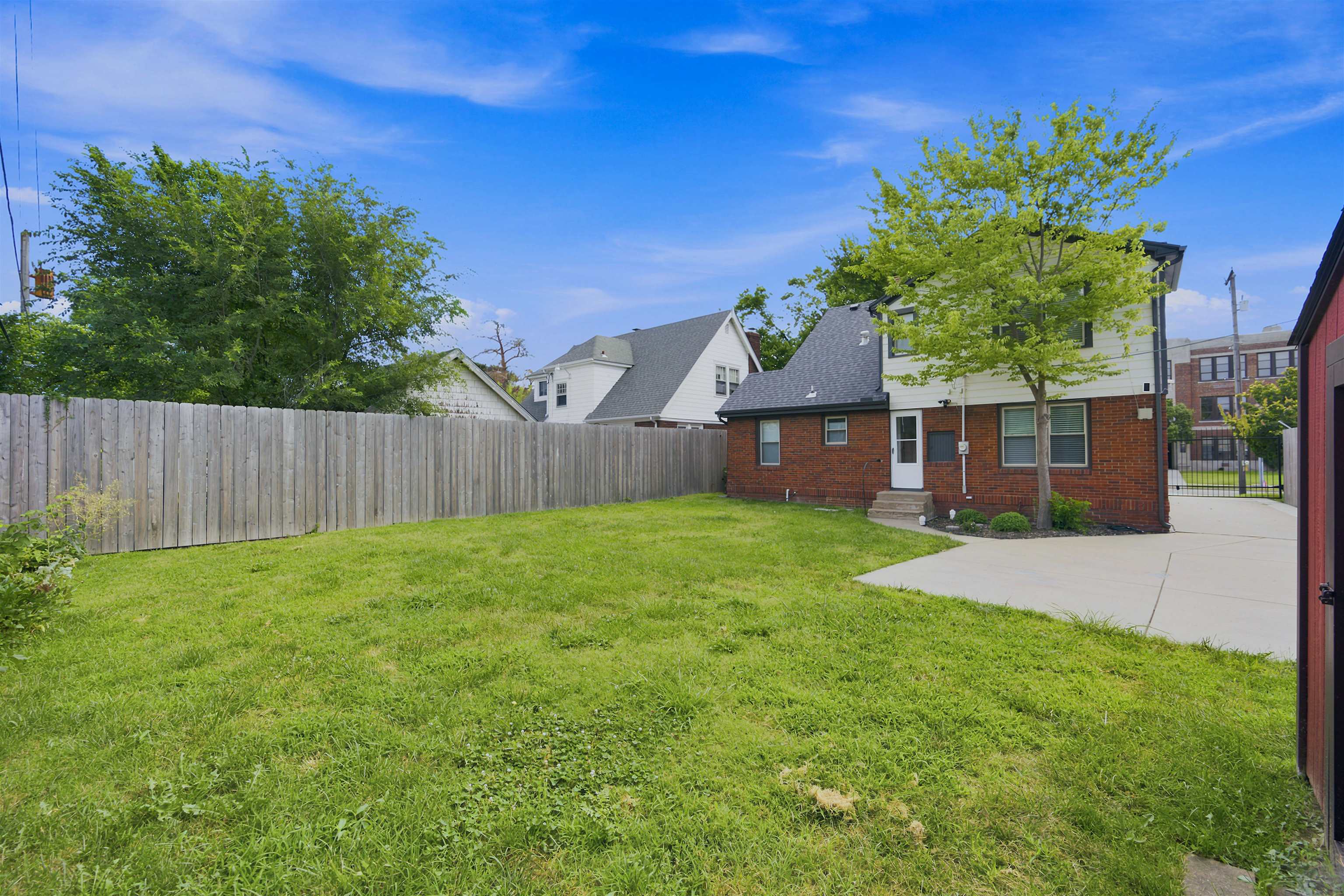 353 N Oliver Property Photo 4