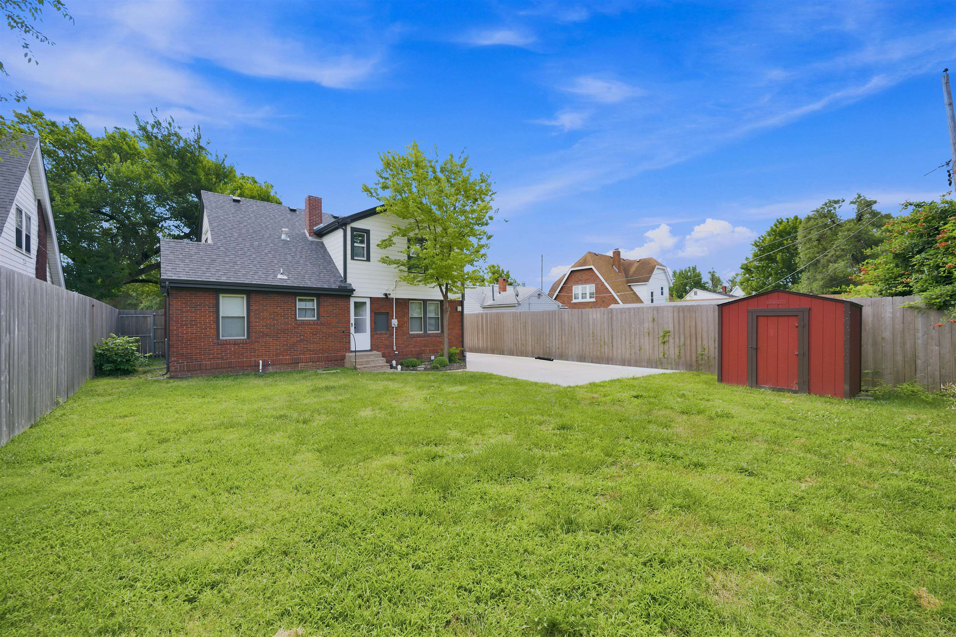 353 N Oliver Property Photo 5