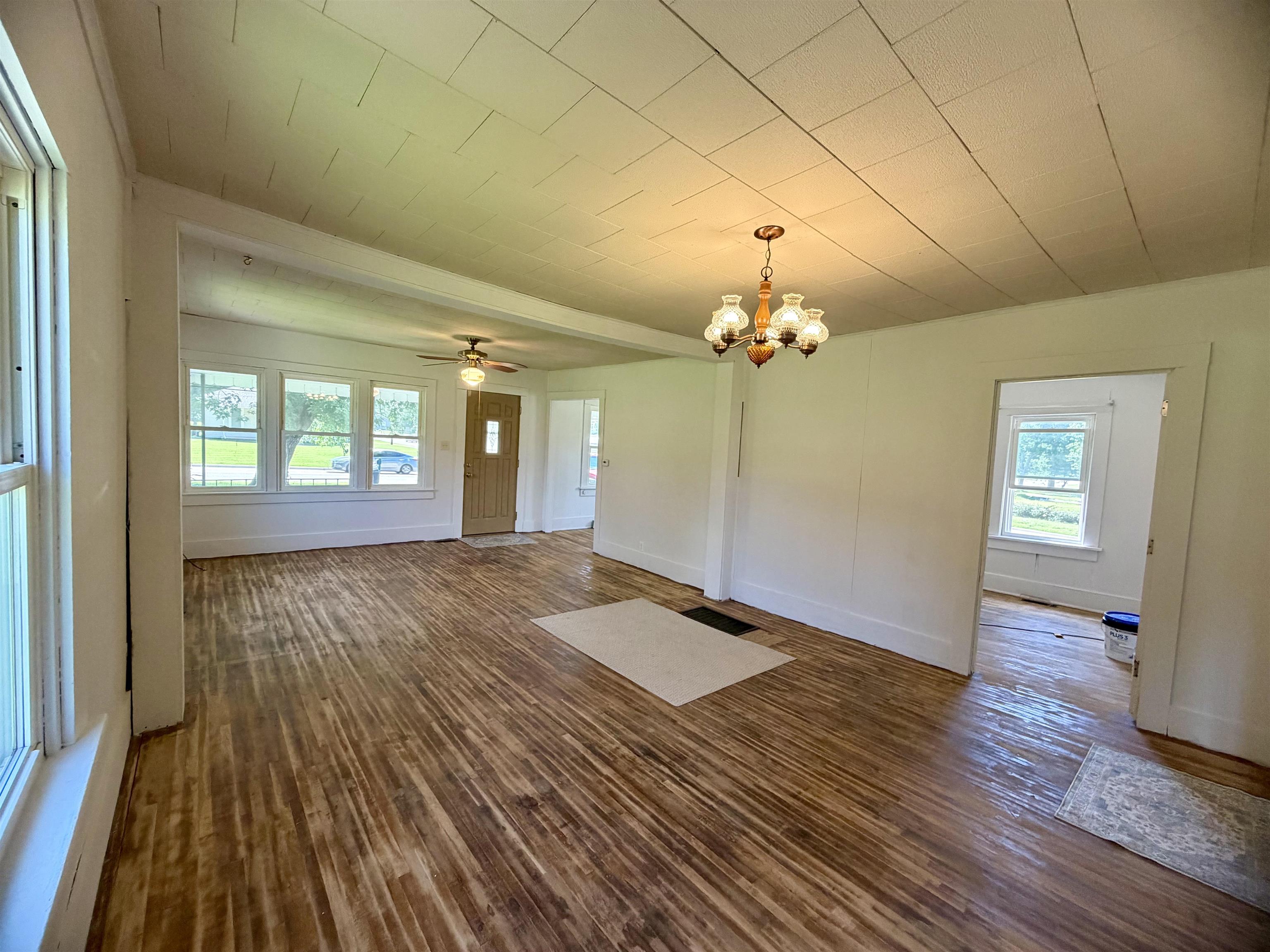 1301 N Main St Property Photo 5