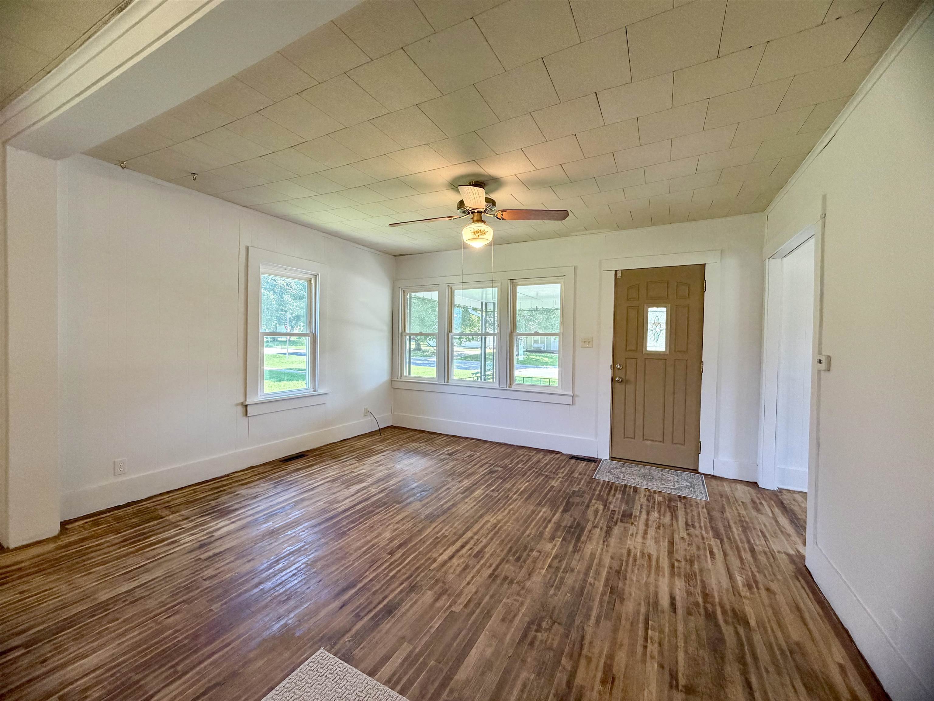 1301 N Main St Property Photo 6