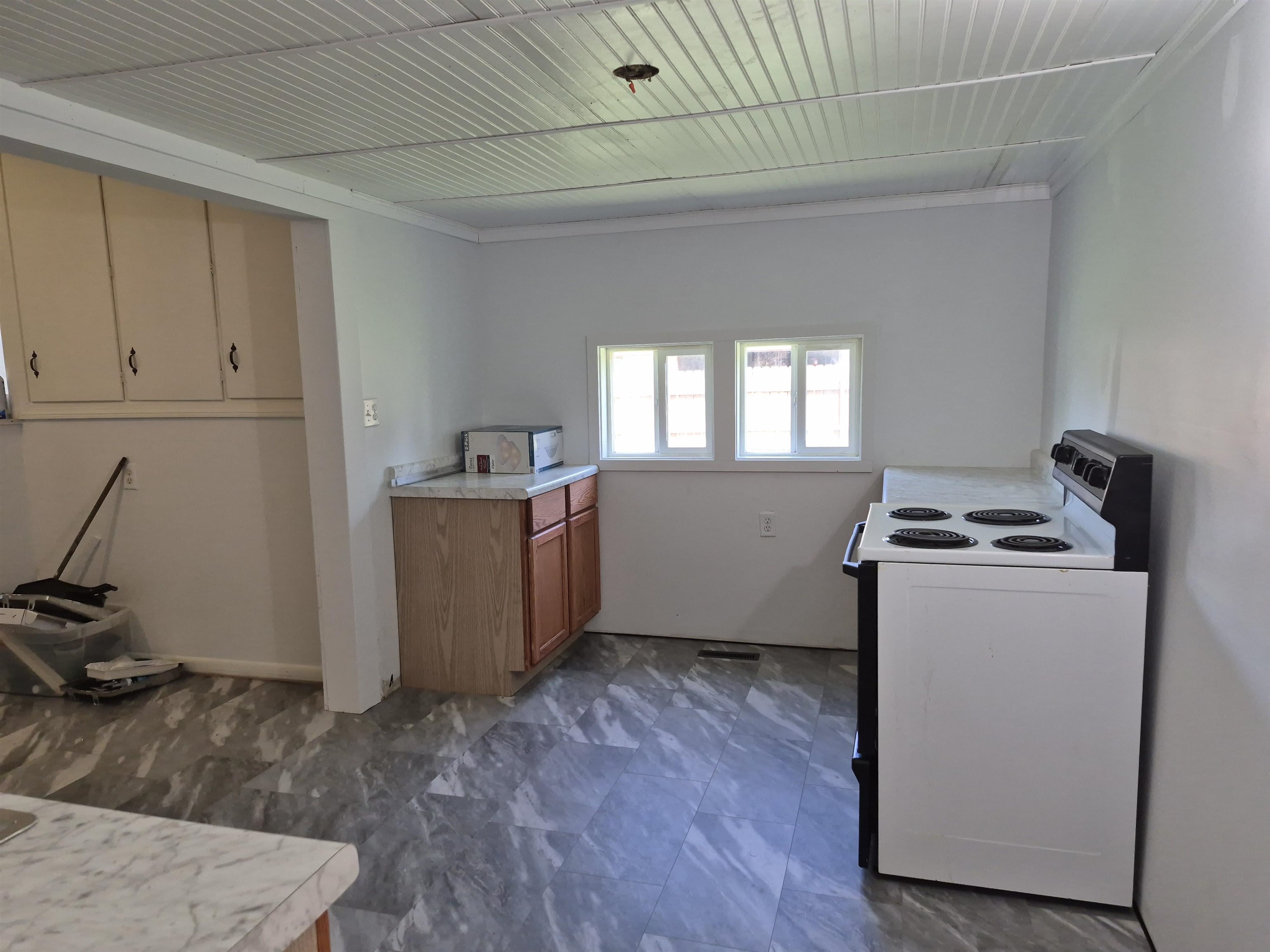 1301 N Main St Property Photo 8