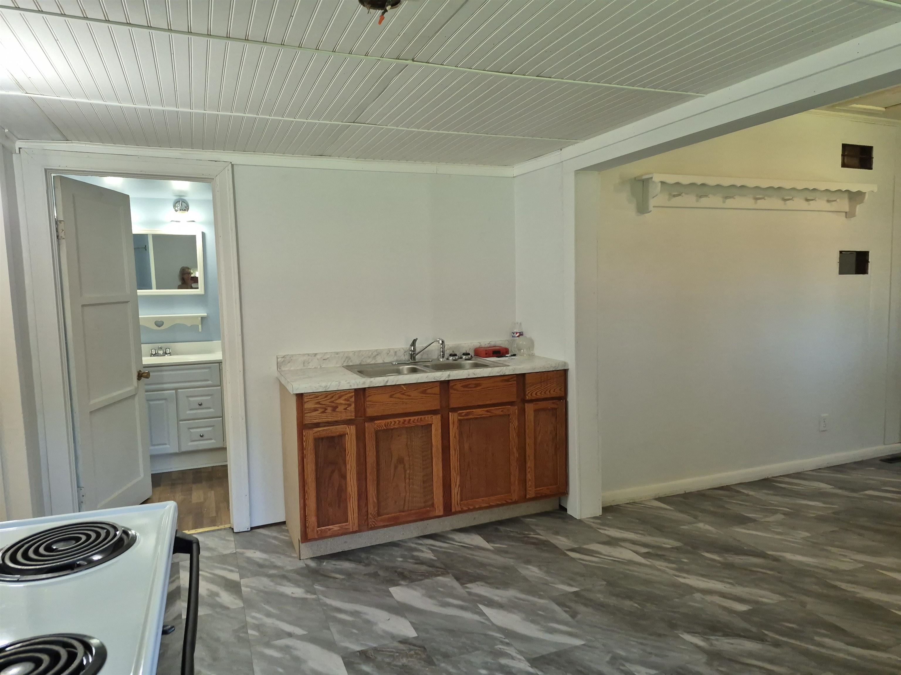 1301 N Main St Property Photo 10