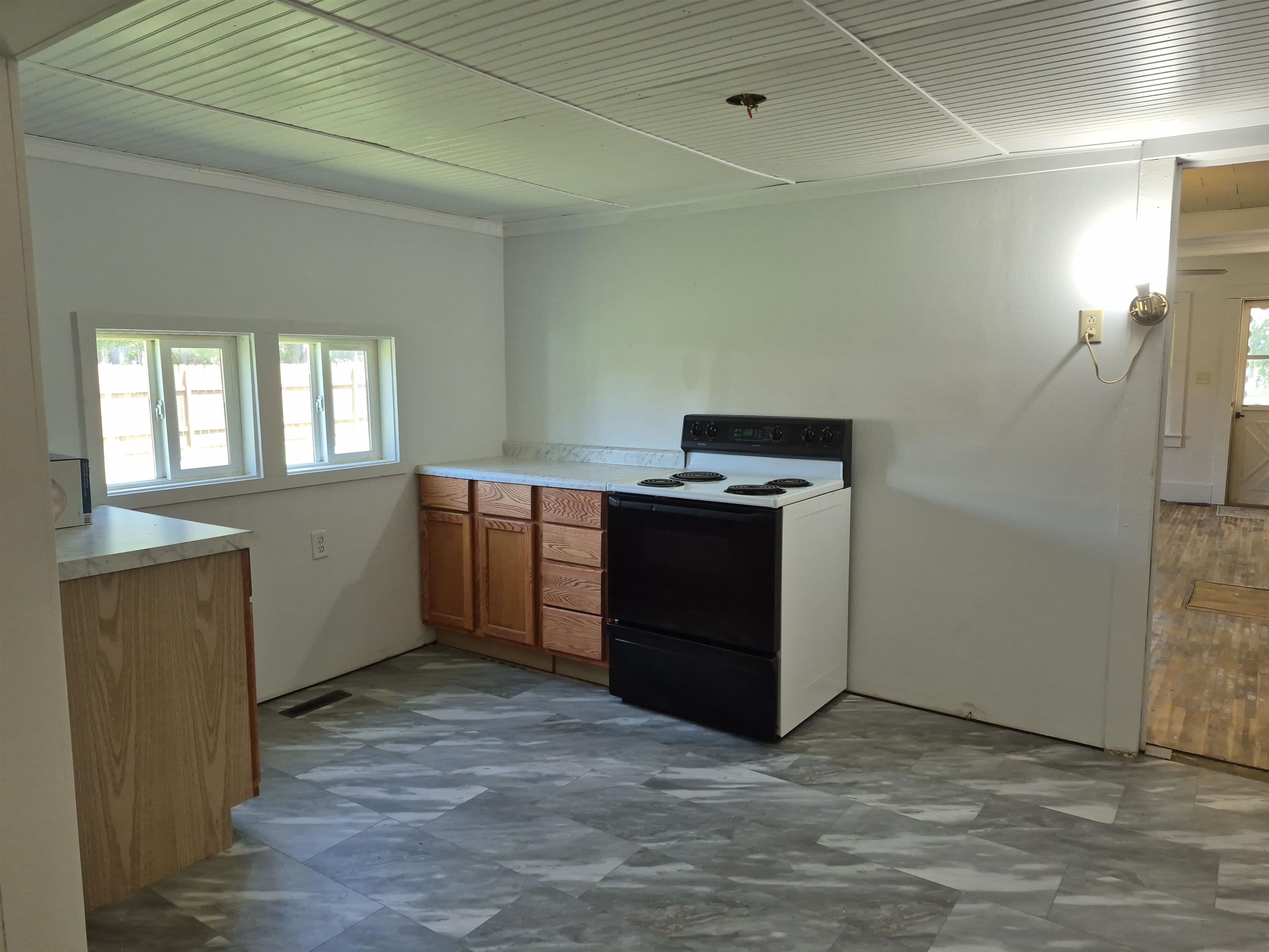 1301 N Main St Property Photo 11