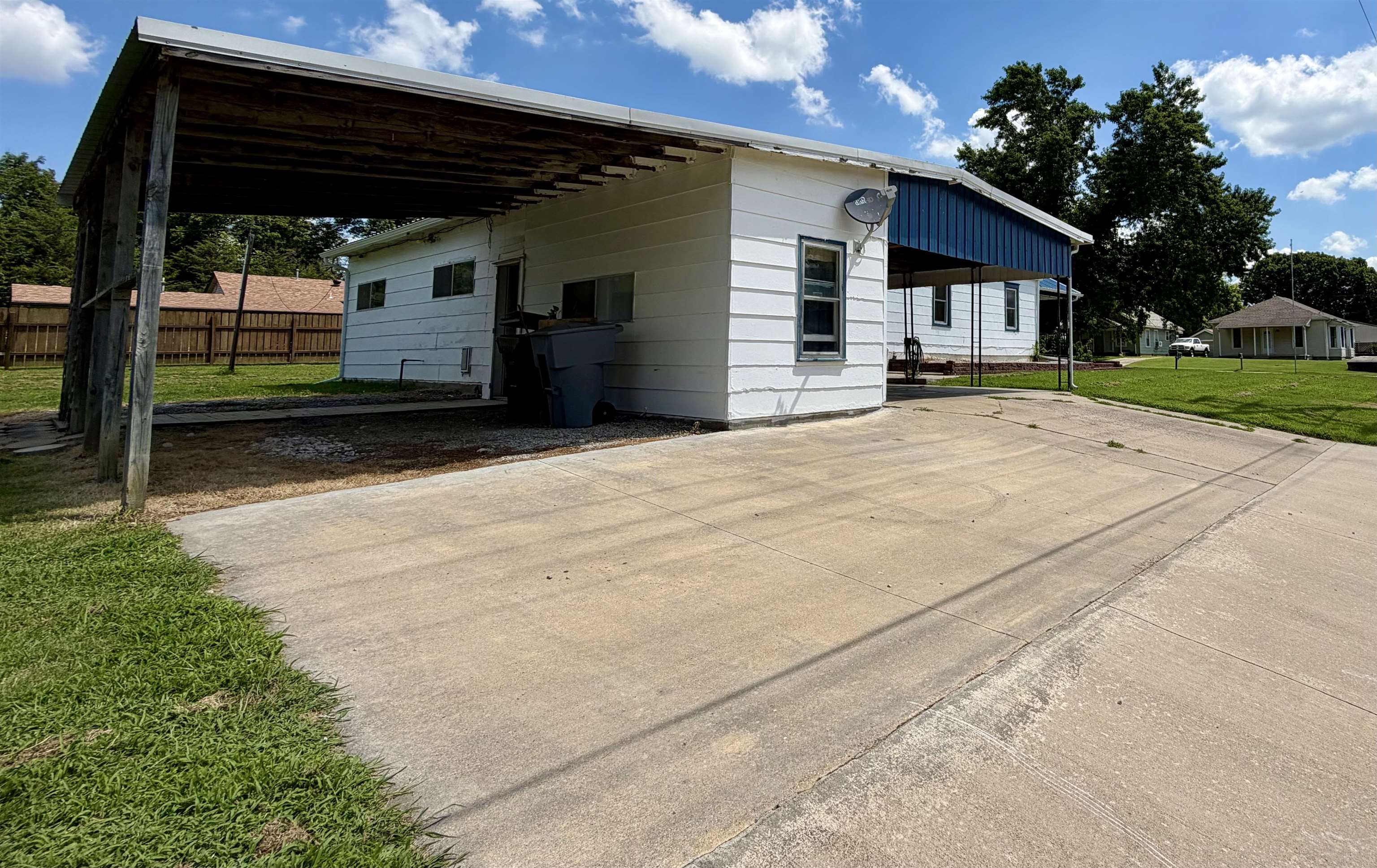 1301 N Main St Property Photo 15