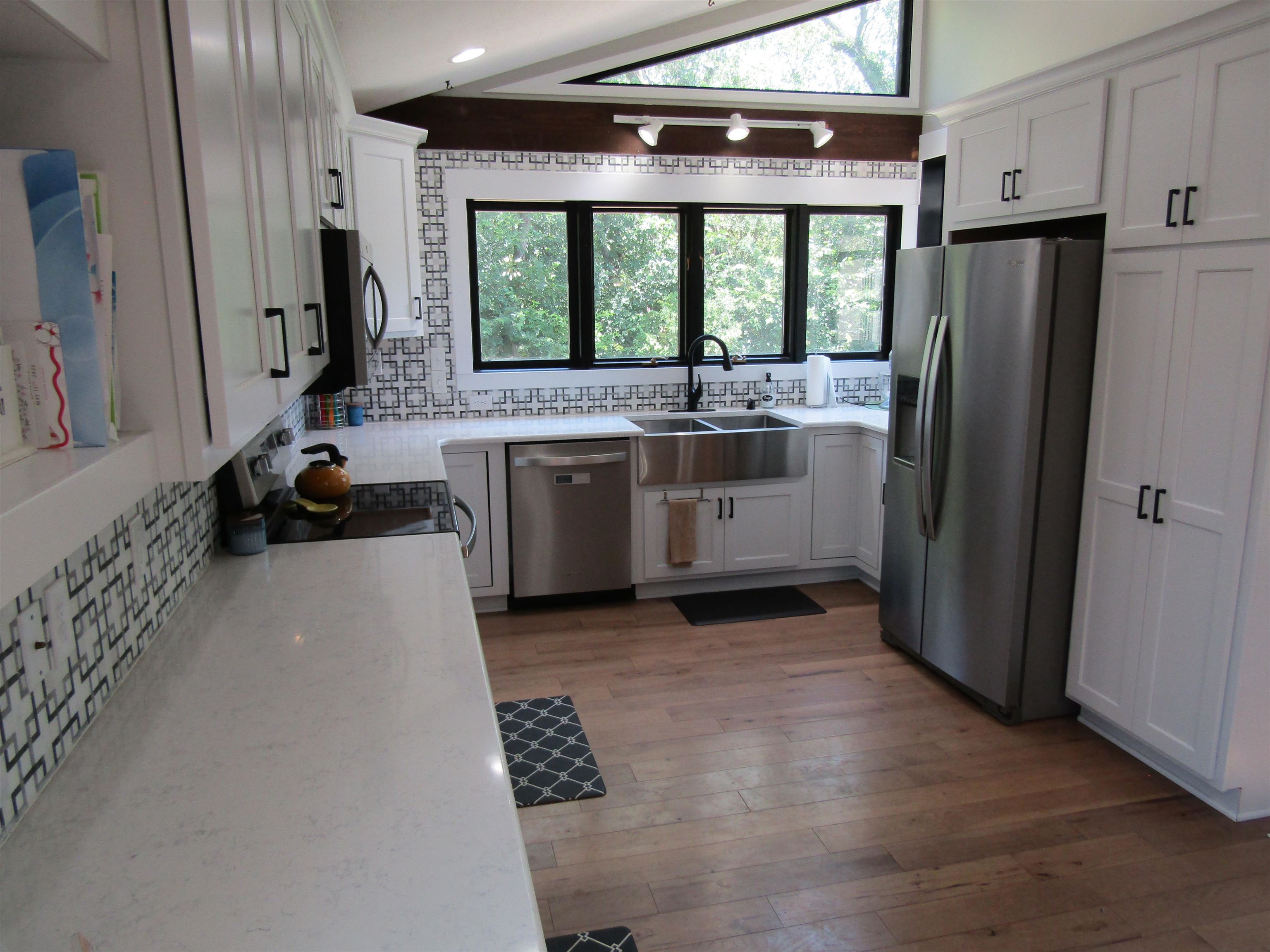 117 S Eastborough Rd. Property Photo 13