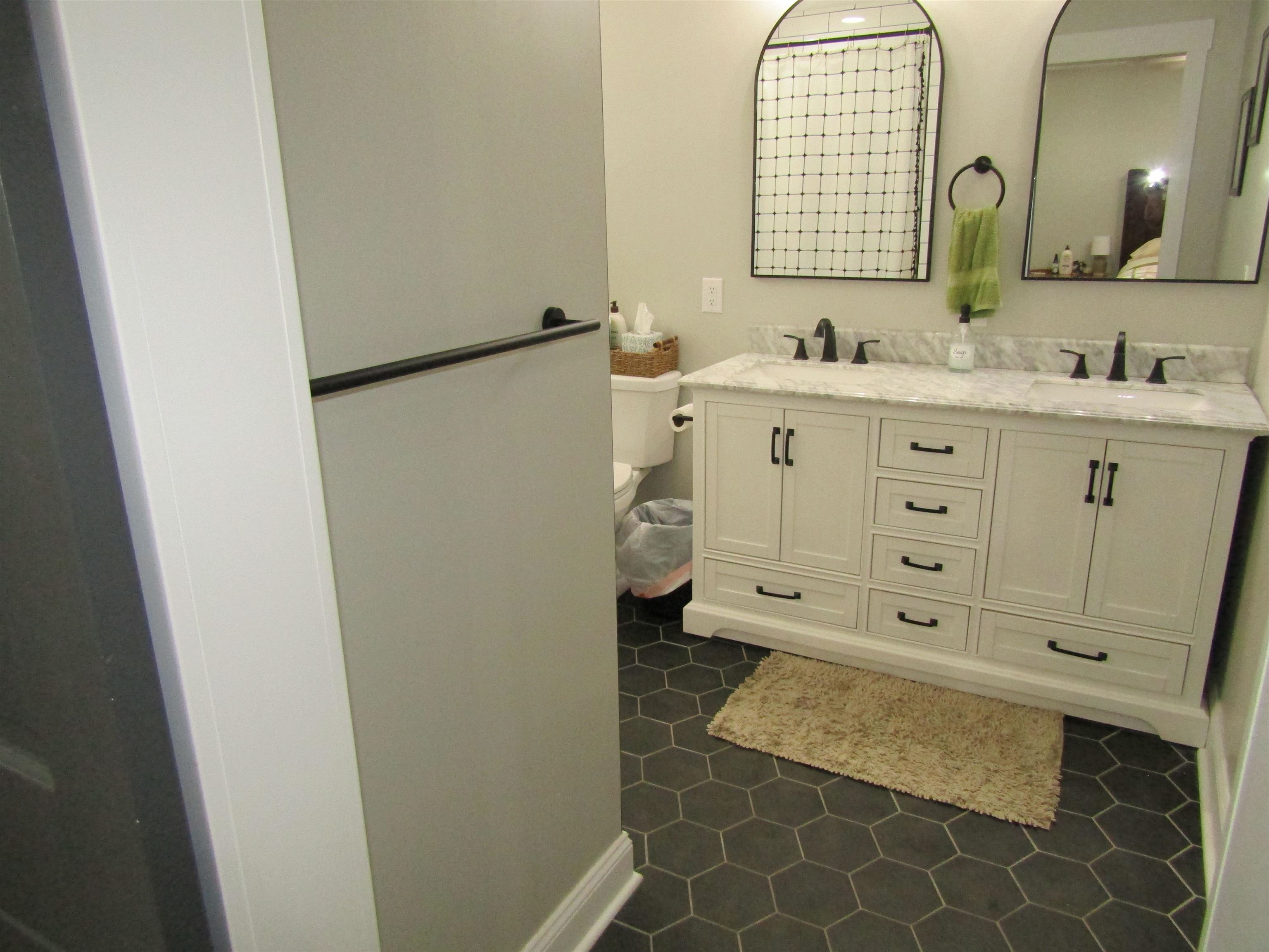 117 S Eastborough Rd. Property Photo 18