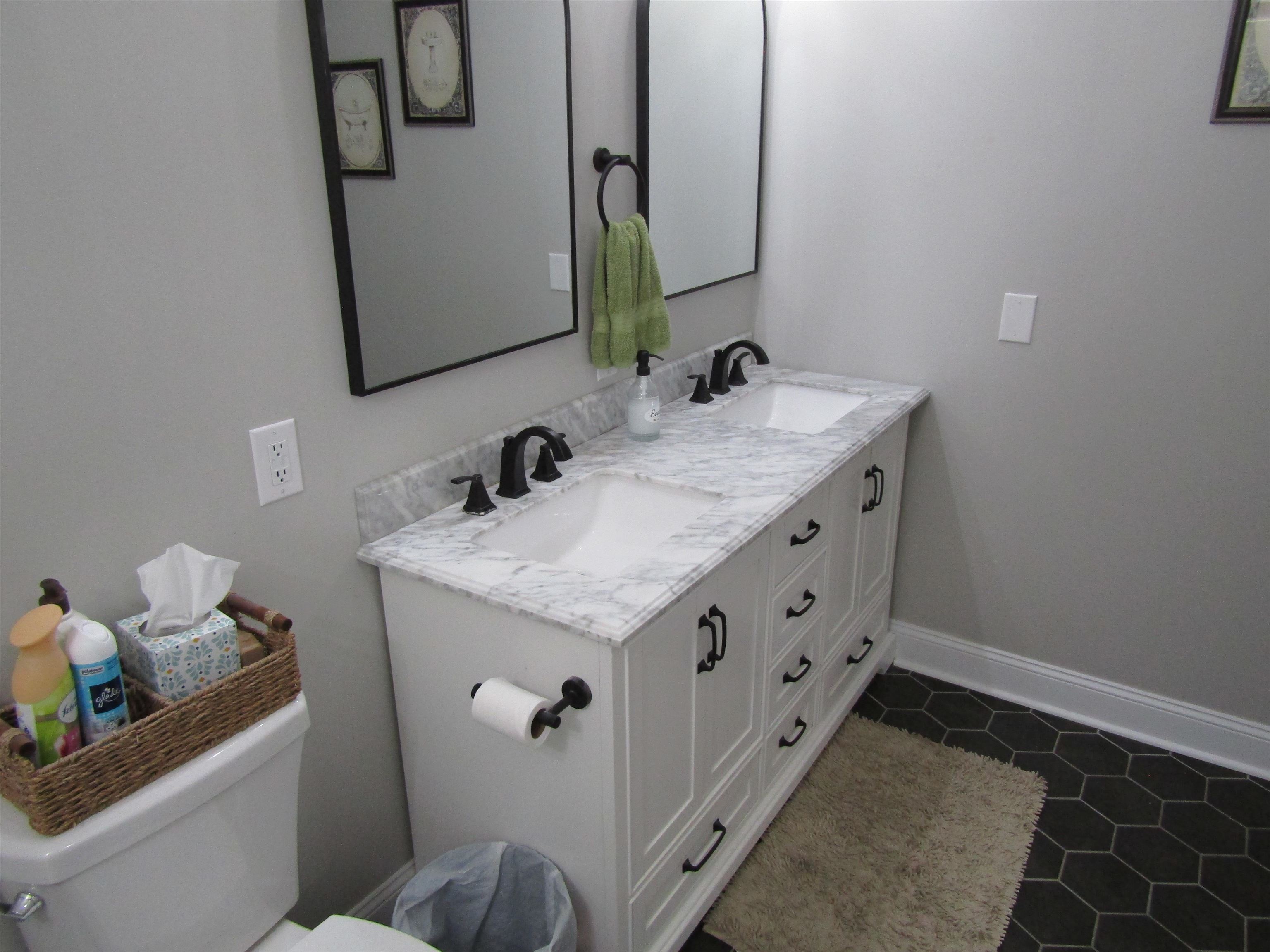 117 S Eastborough Rd. Property Photo 20