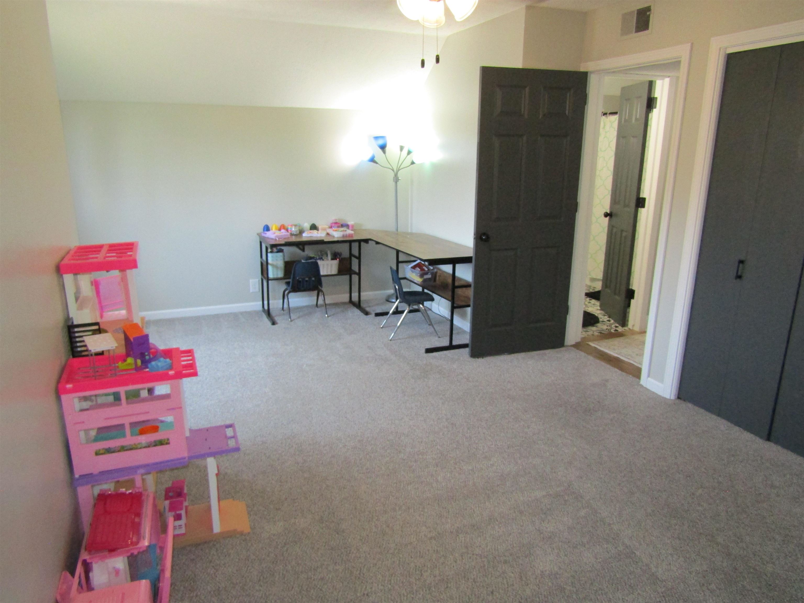 117 S Eastborough Rd. Property Photo 26