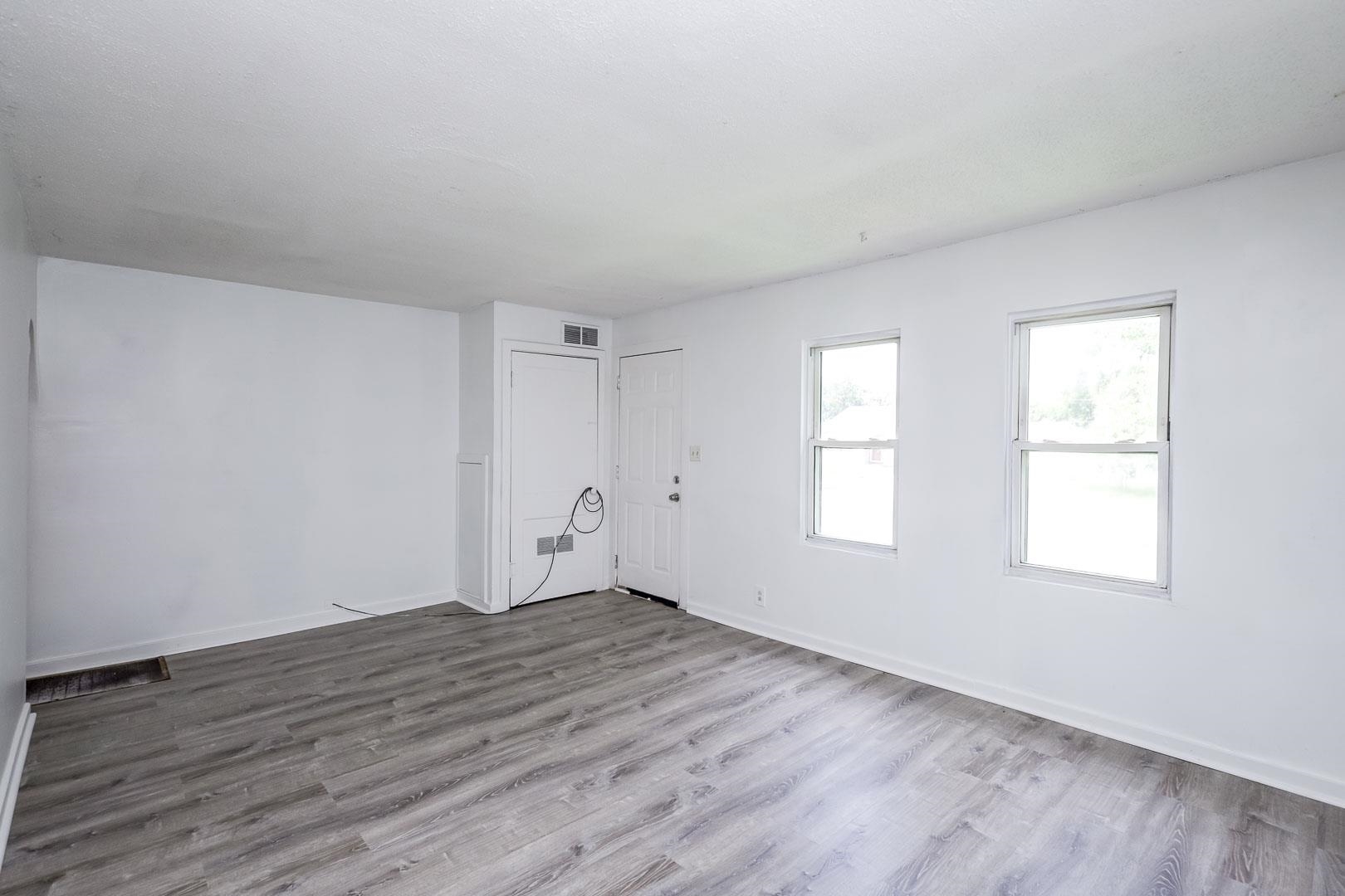 1738 N Poplar Property Photo 6