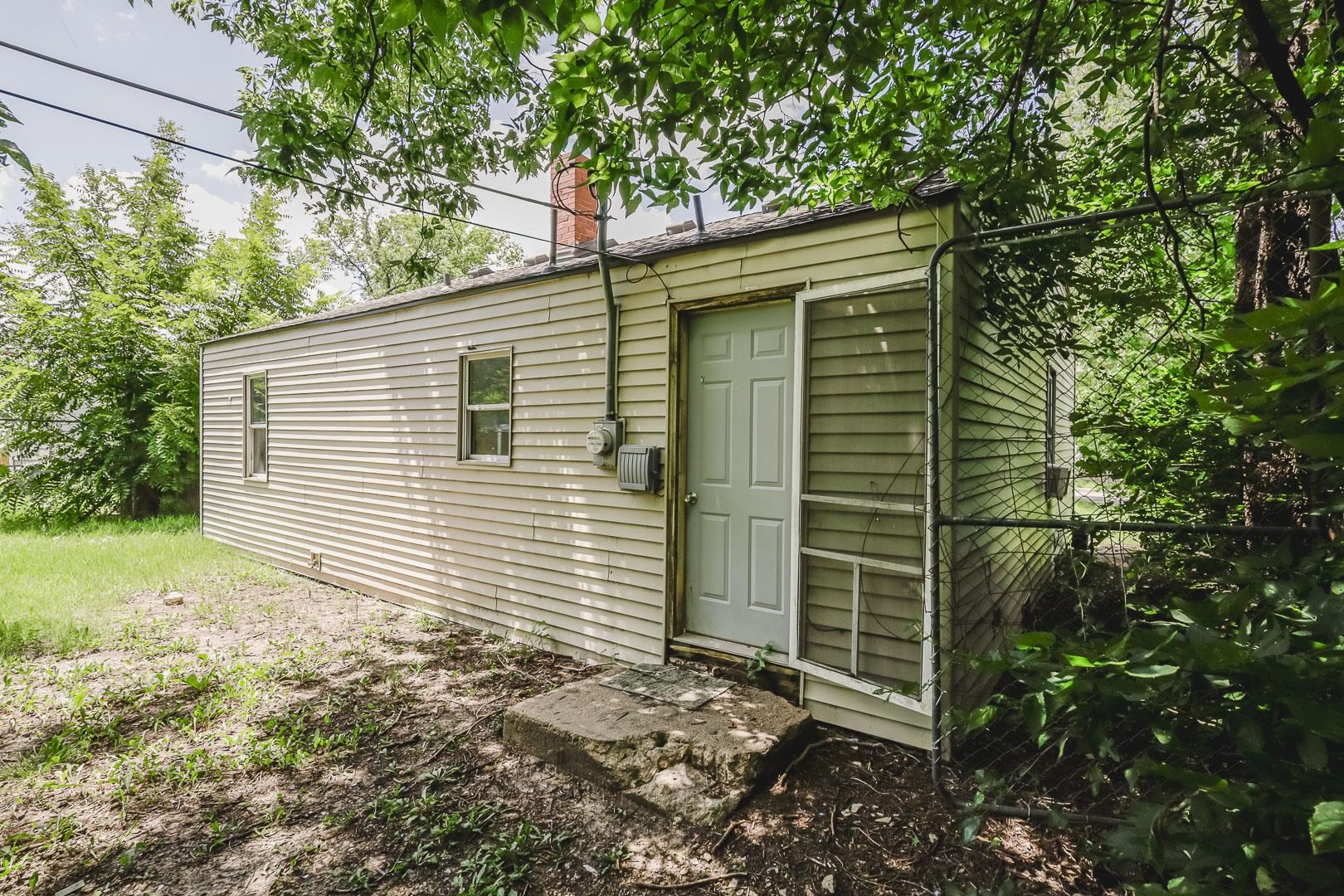 1738 N Poplar Property Photo 23