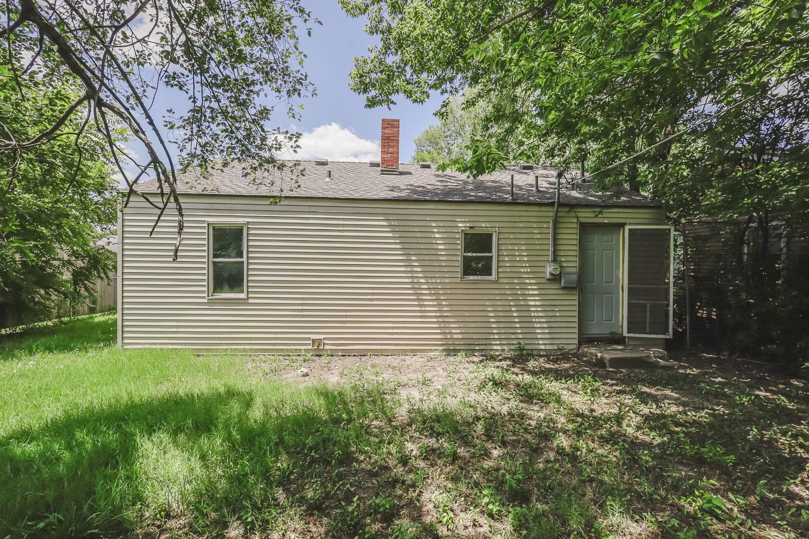 1738 N Poplar Property Photo 25