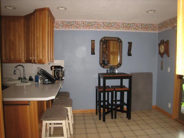 413 N Park Dr Property Photo 4