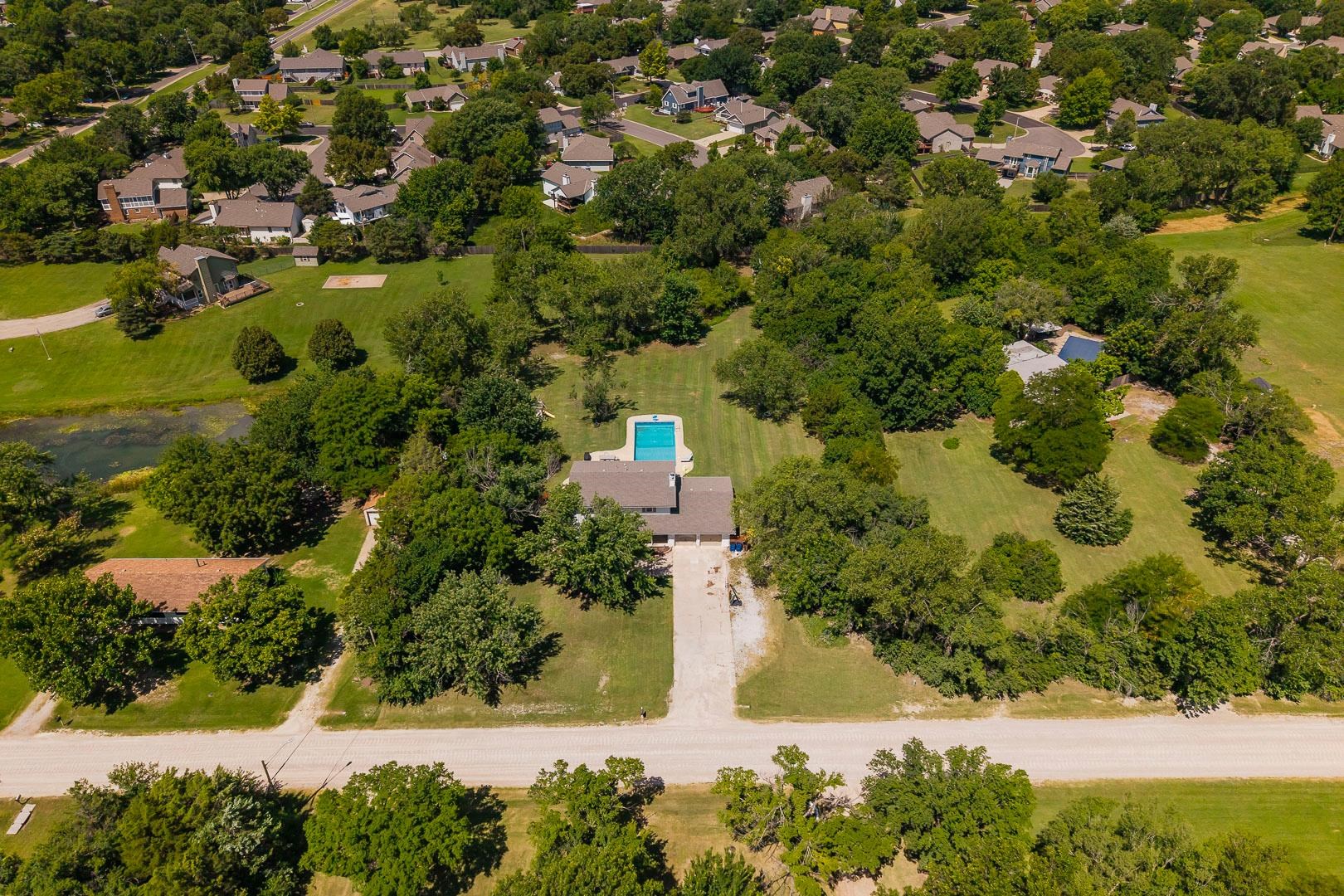 4645 N Hillcrest St. Property Photo 4