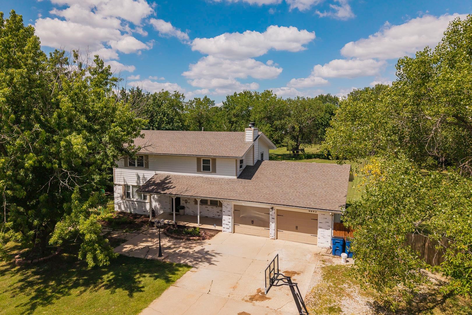 4645 N Hillcrest St. Property Photo 5