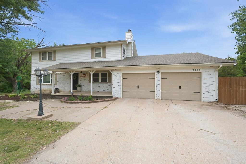 4645 N Hillcrest St. Property Photo 6