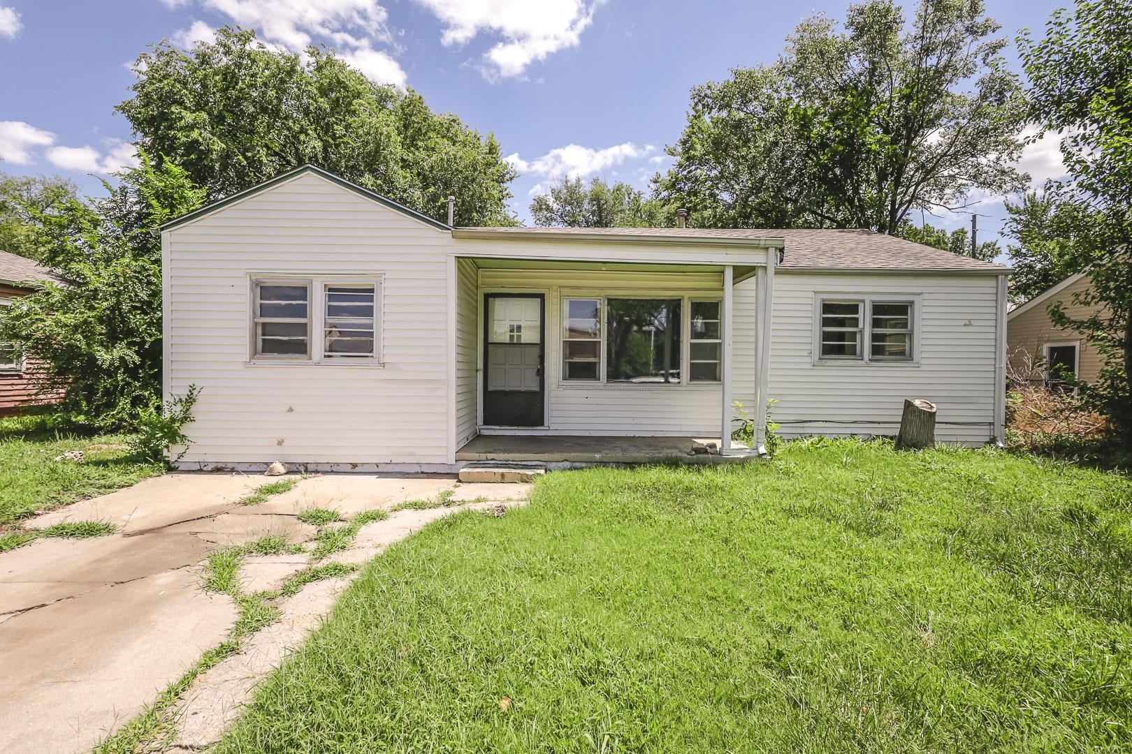 2620 N Poplar