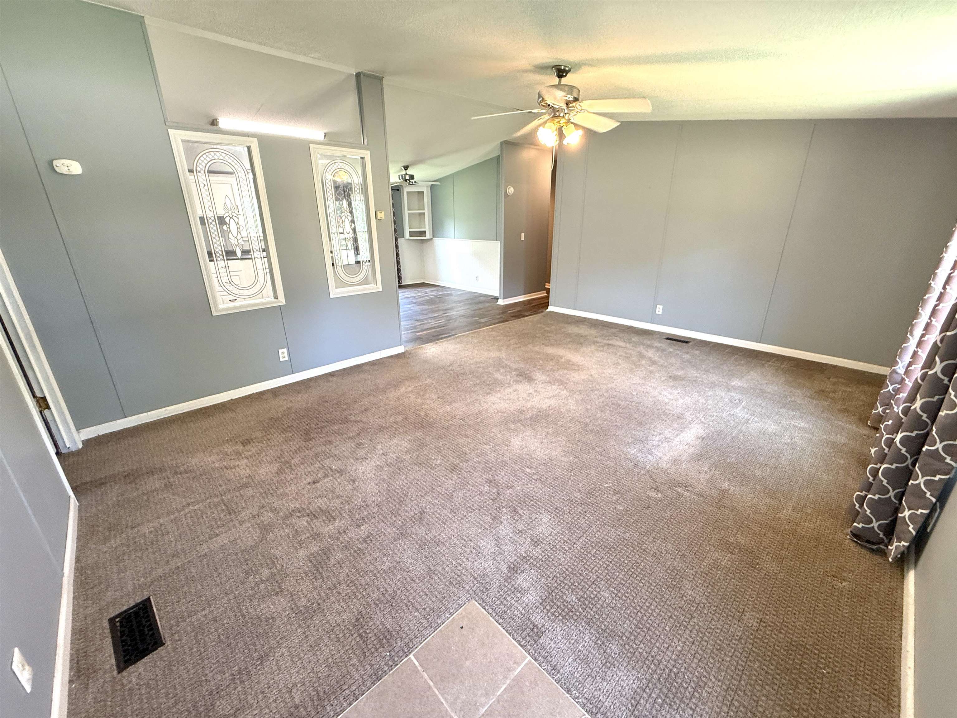 521 E Eighth St Property Photo 6