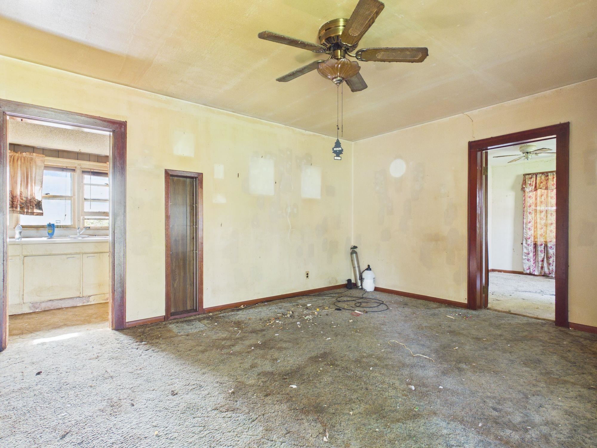 425 S Kansas Ave Property Photo 2