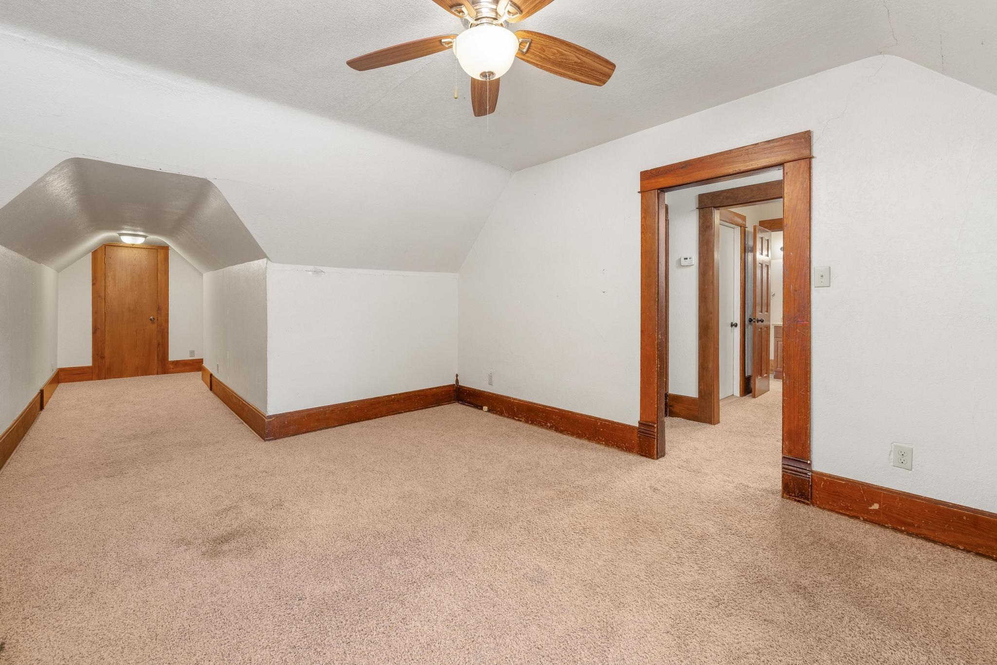 802 N Linden St Property Photo 23