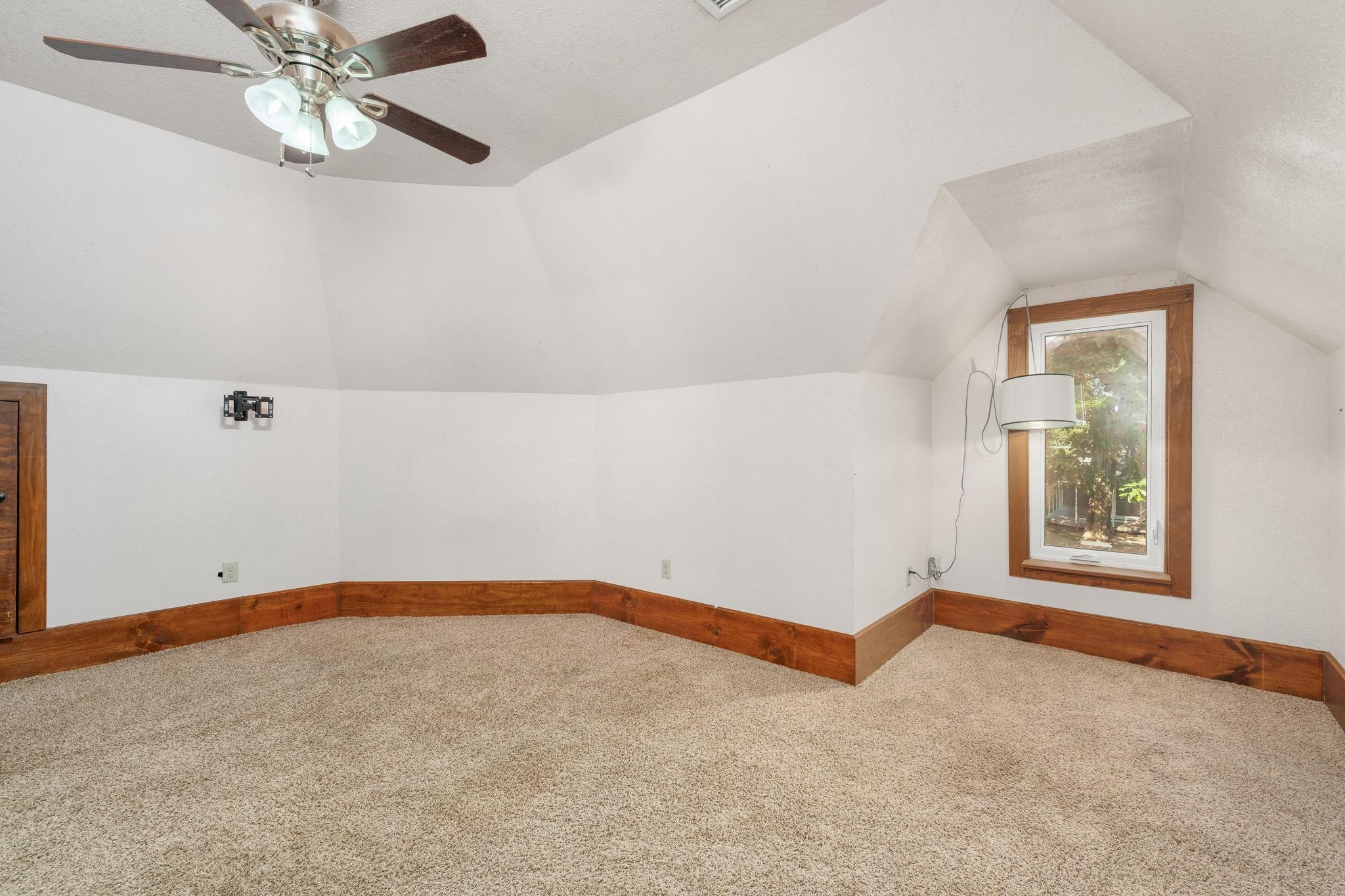 802 N Linden St Property Photo 24