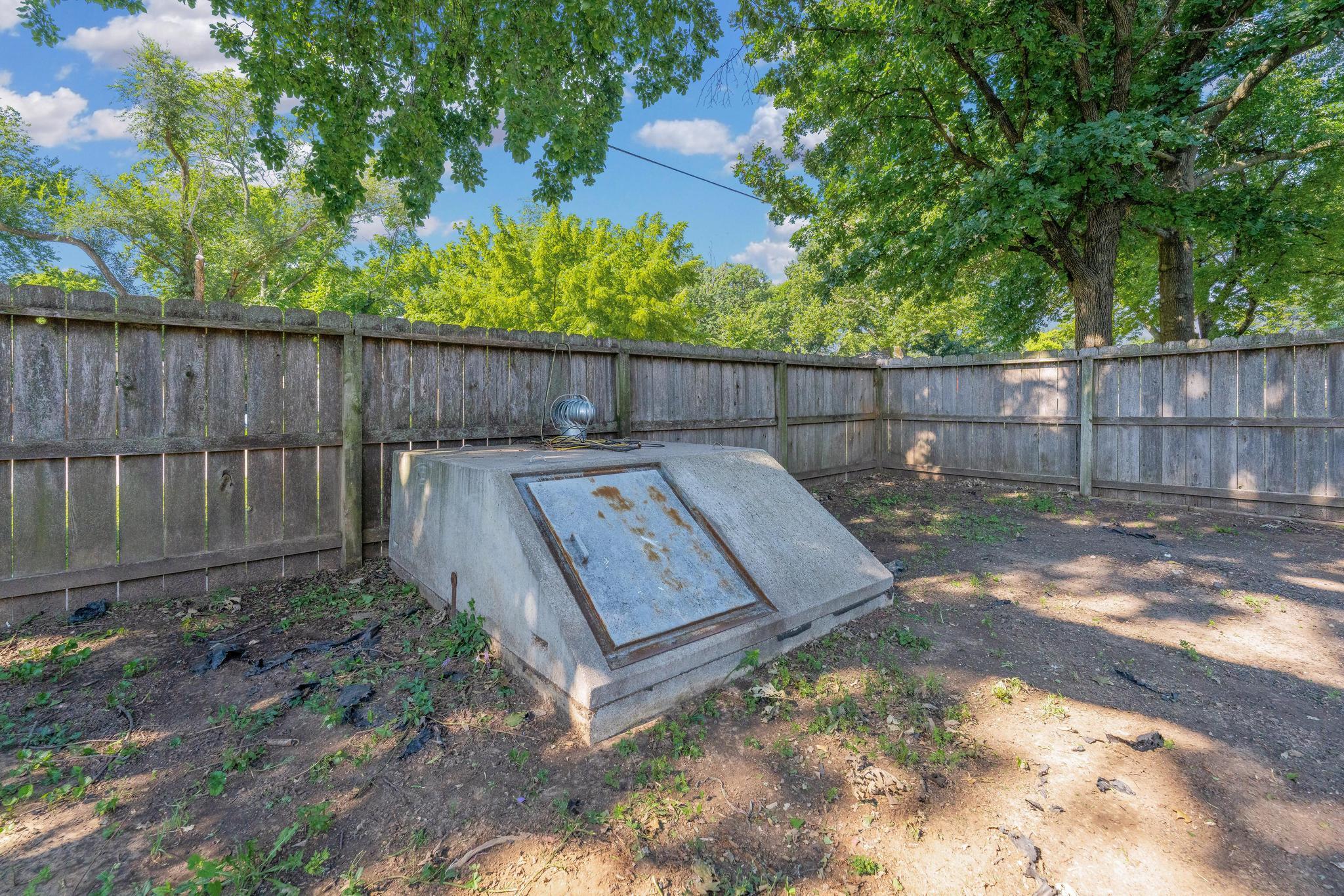 802 N Linden St Property Photo 29