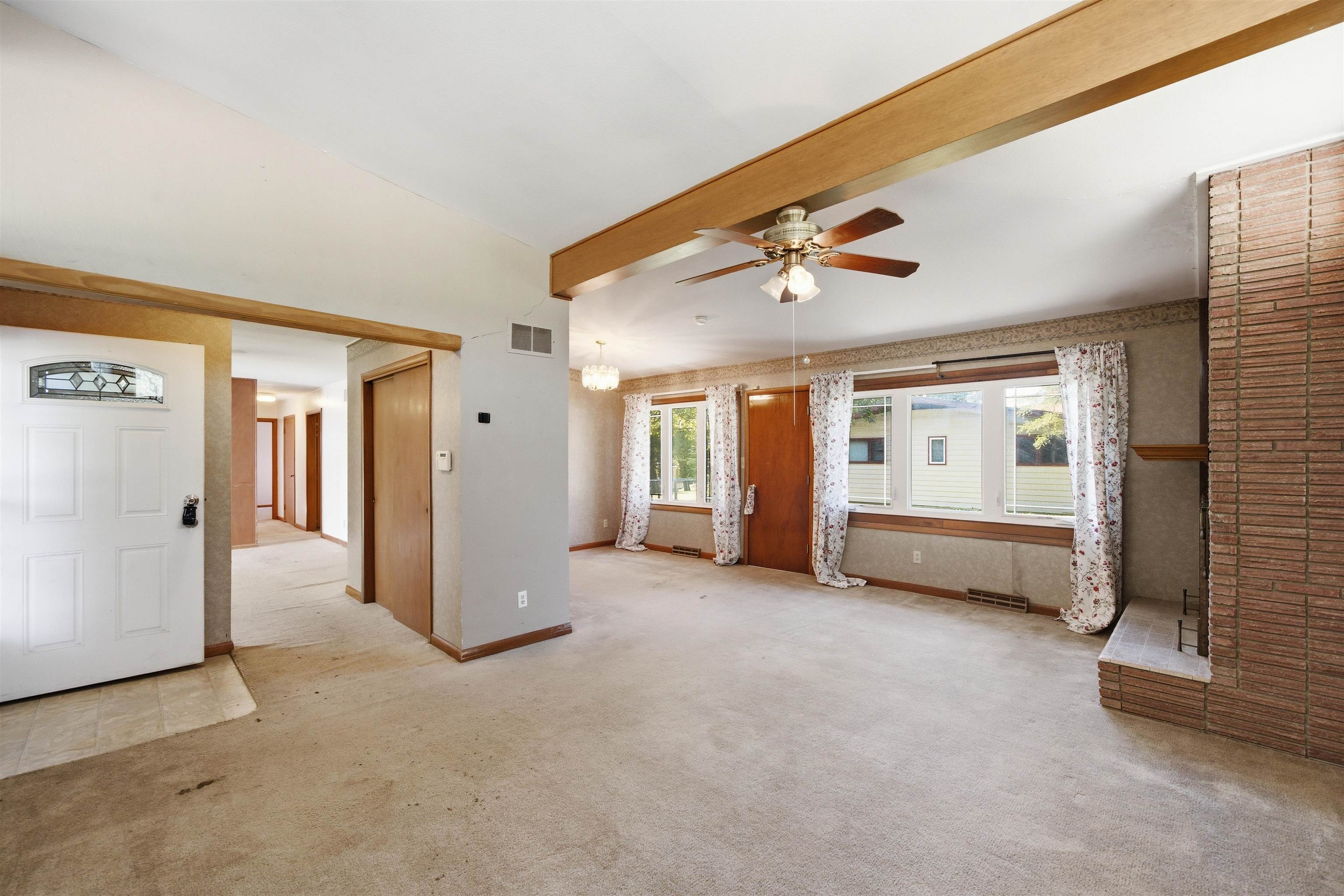 706 S Freeborn Property Photo 10