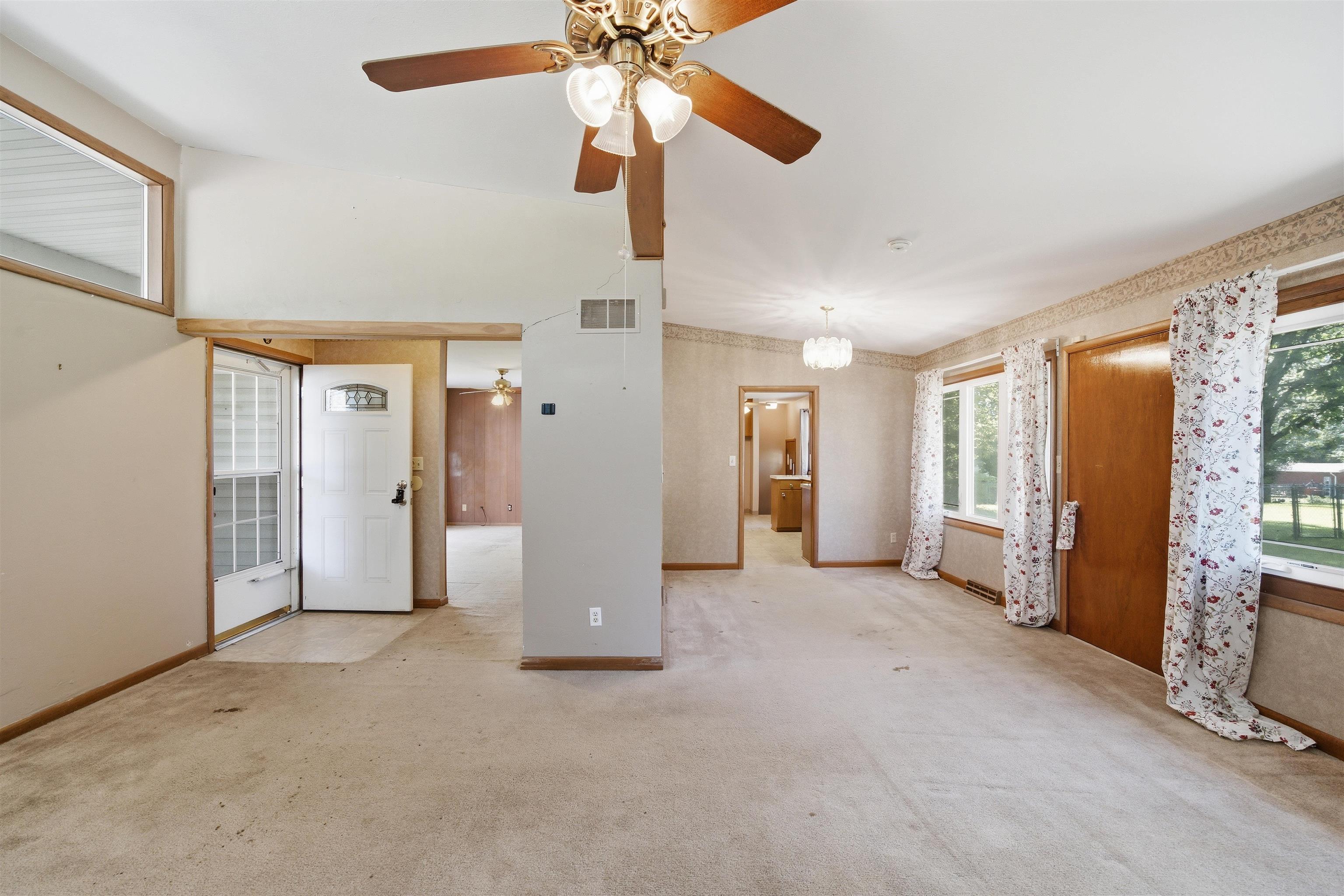 706 S Freeborn Property Photo 11